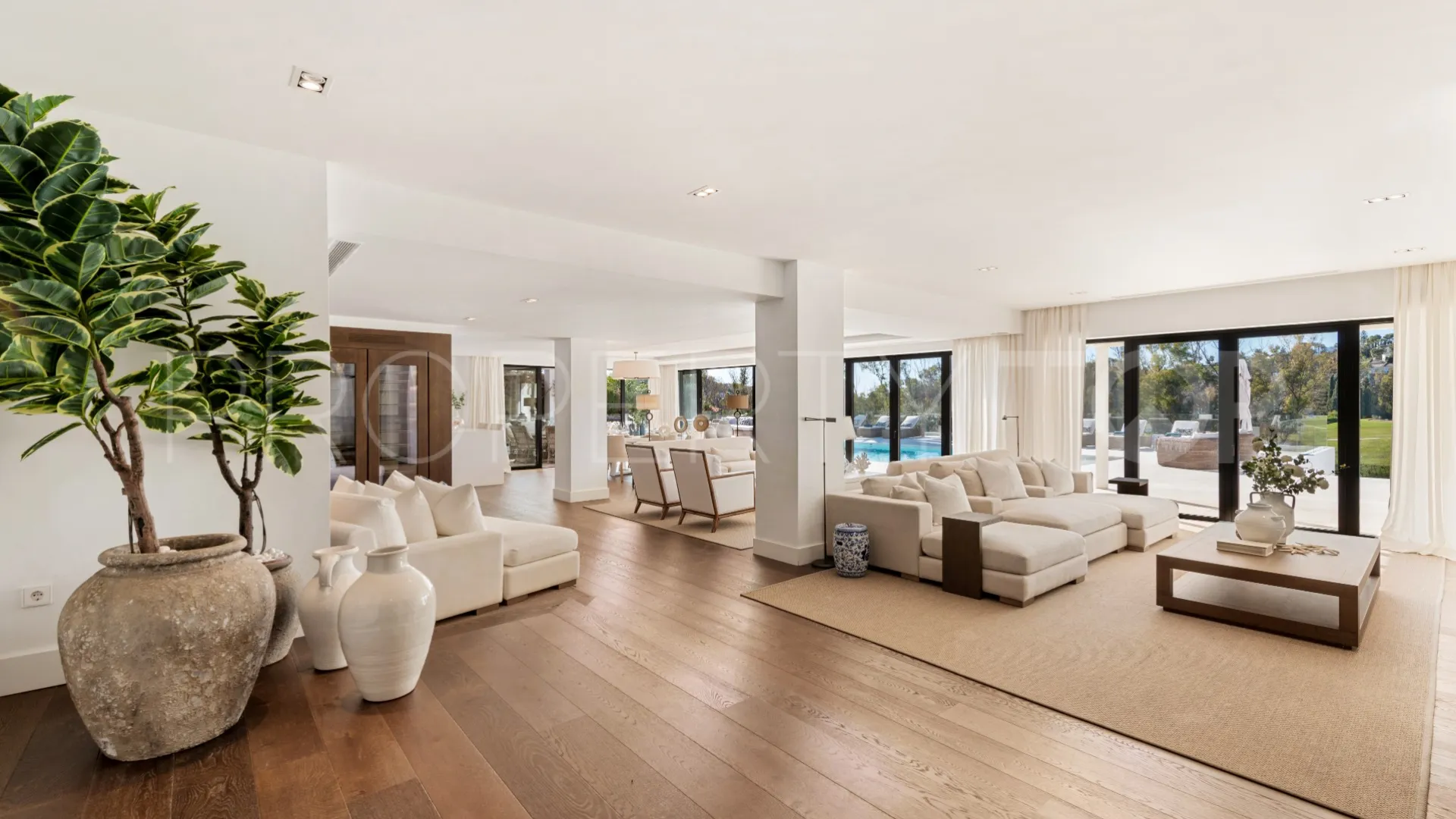 Villa for sale in Los Naranjos Golf with 7 bedrooms
