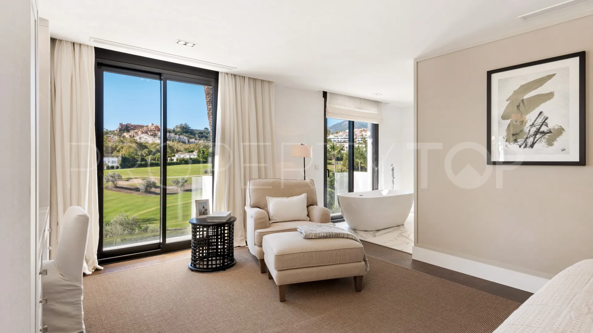 Villa for sale in Los Naranjos Golf with 7 bedrooms
