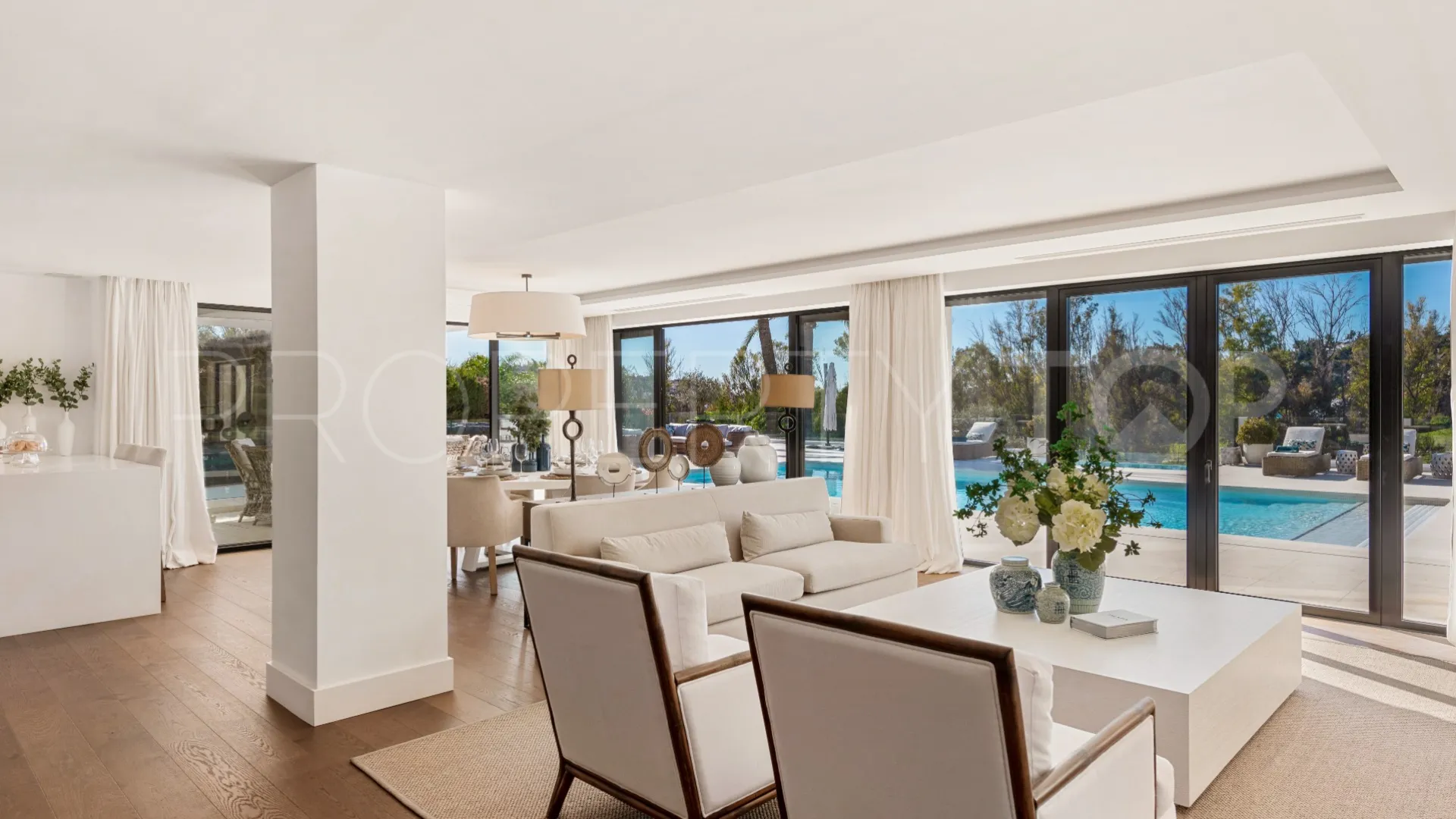 Villa for sale in Los Naranjos Golf with 7 bedrooms