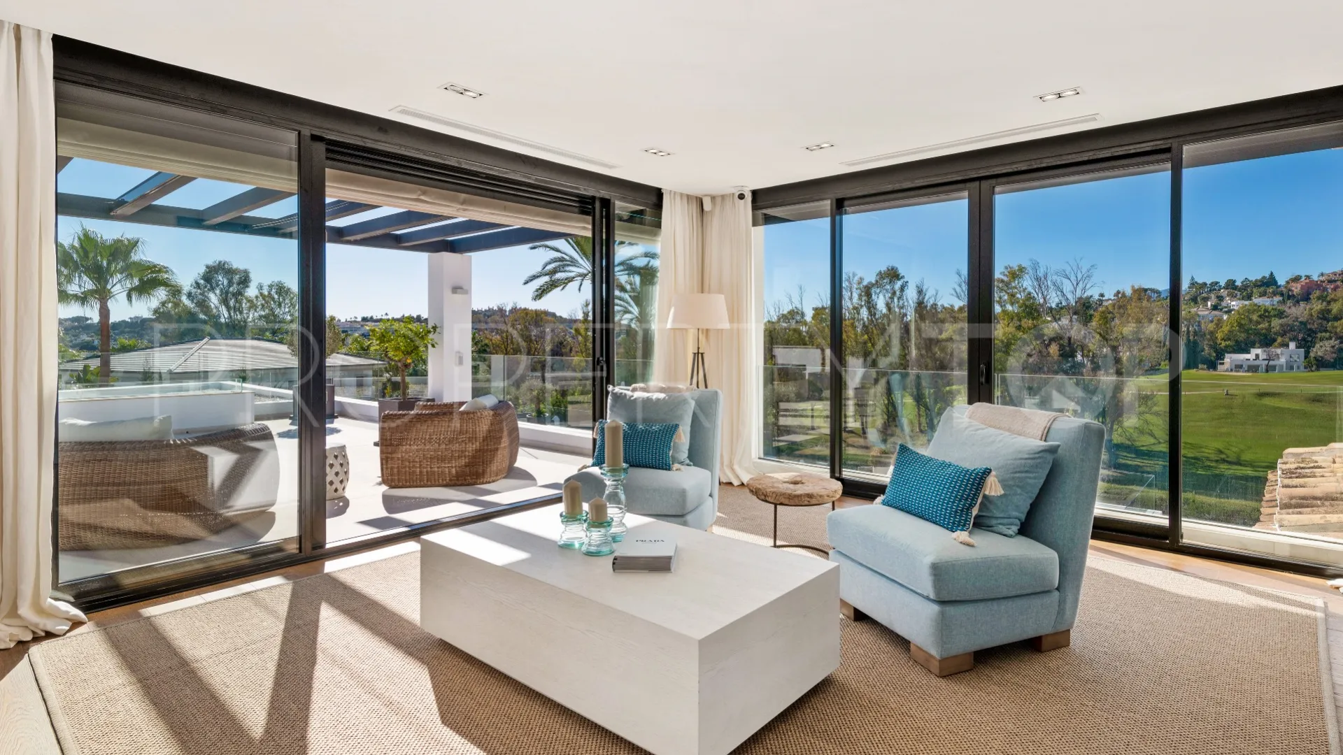 Villa for sale in Los Naranjos Golf with 7 bedrooms