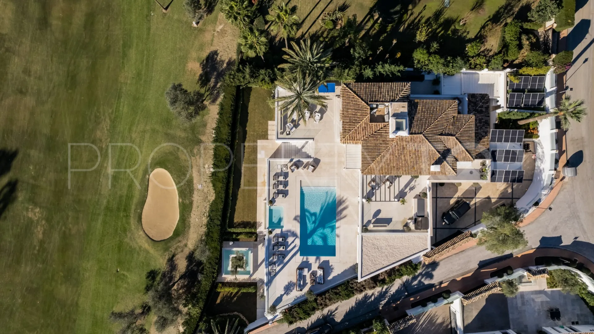 Villa for sale in Los Naranjos Golf with 7 bedrooms