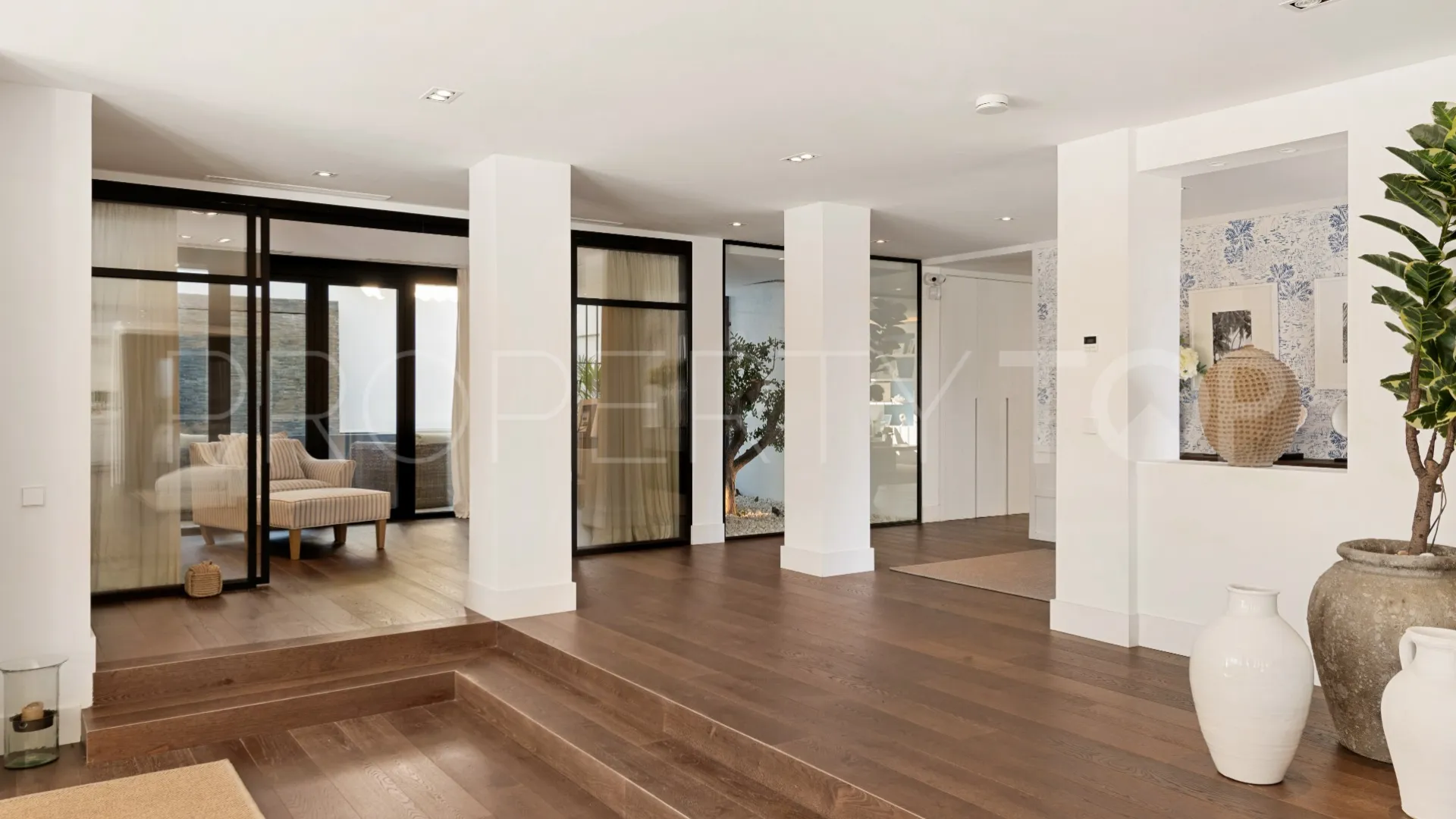 Villa for sale in Los Naranjos Golf with 7 bedrooms