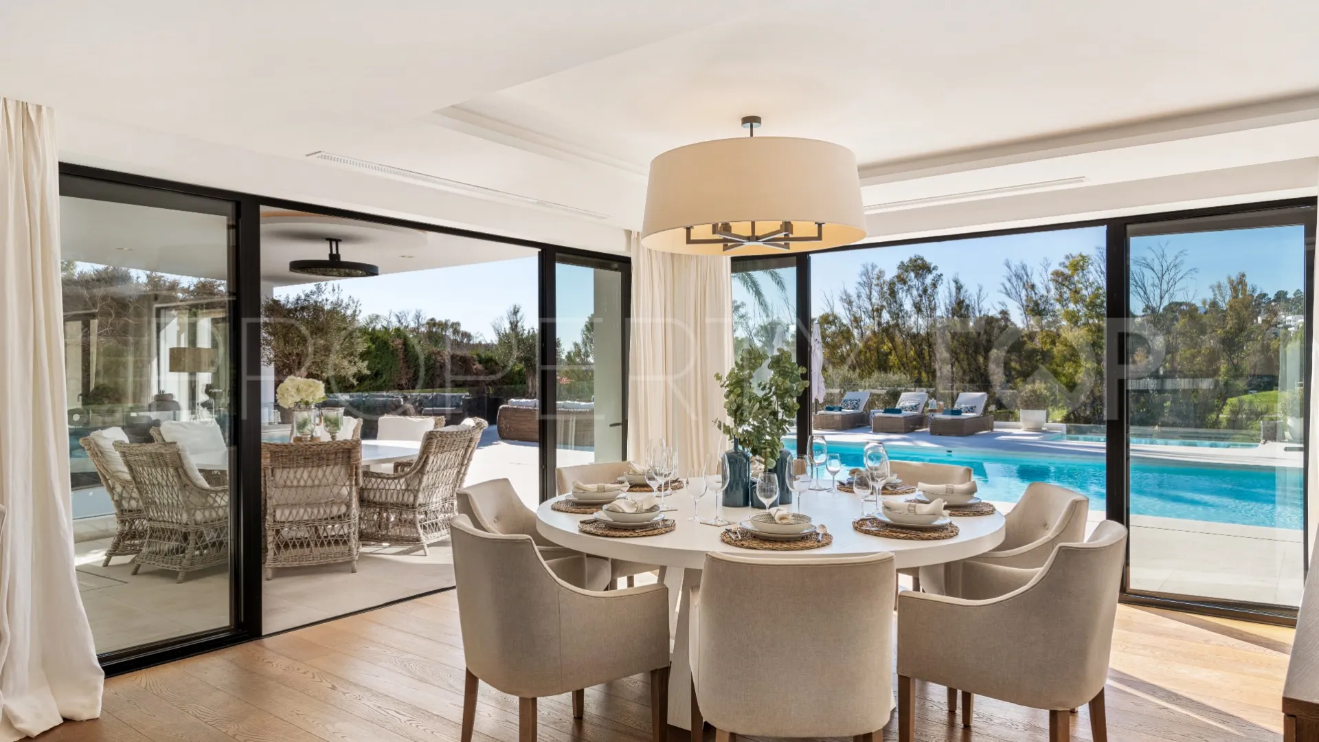 Villa for sale in Los Naranjos Golf with 7 bedrooms