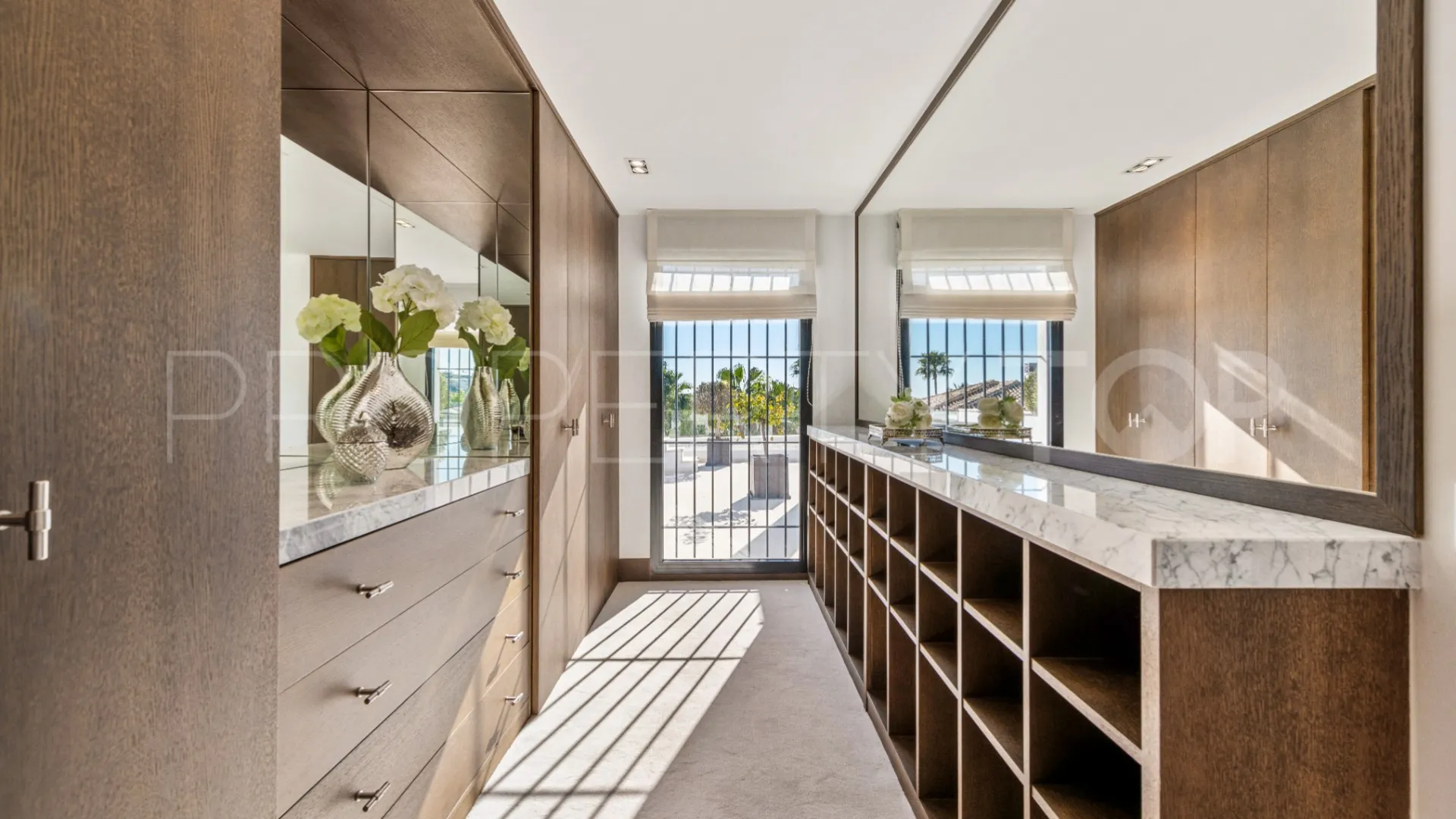 Villa for sale in Los Naranjos Golf with 7 bedrooms