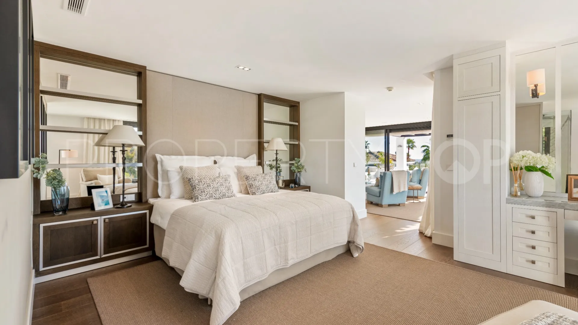 Villa for sale in Los Naranjos Golf with 7 bedrooms