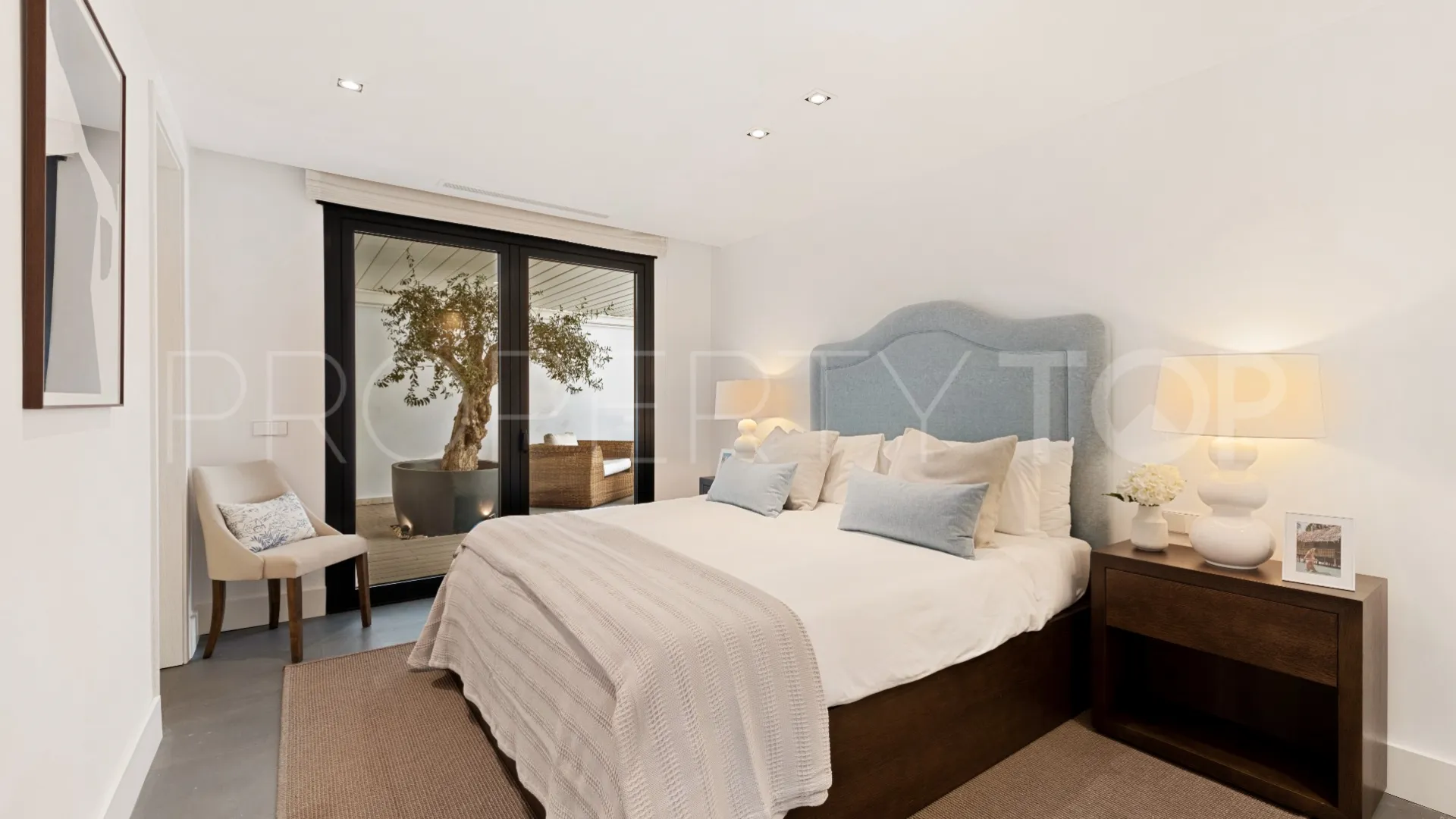 Villa for sale in Los Naranjos Golf with 7 bedrooms