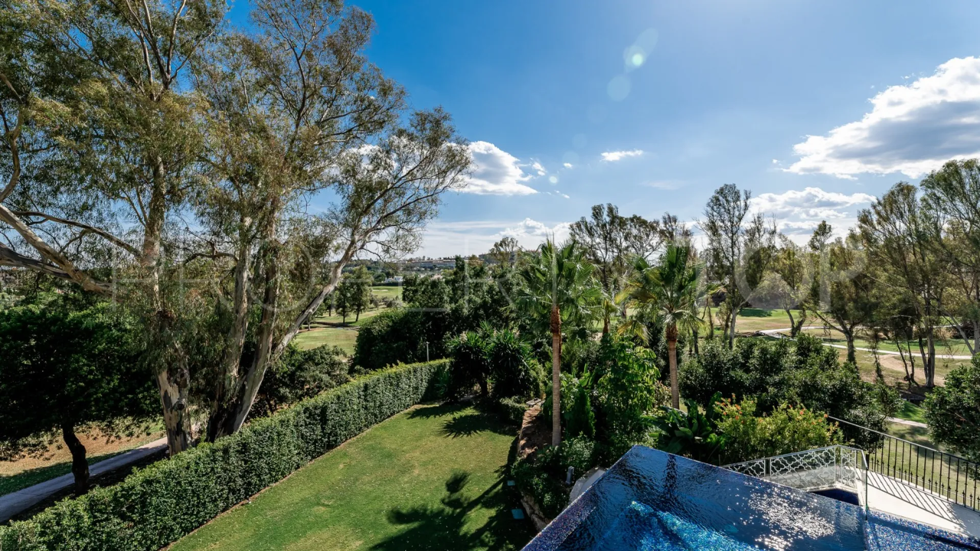 For sale Los Naranjos de Marbella villa with 5 bedrooms
