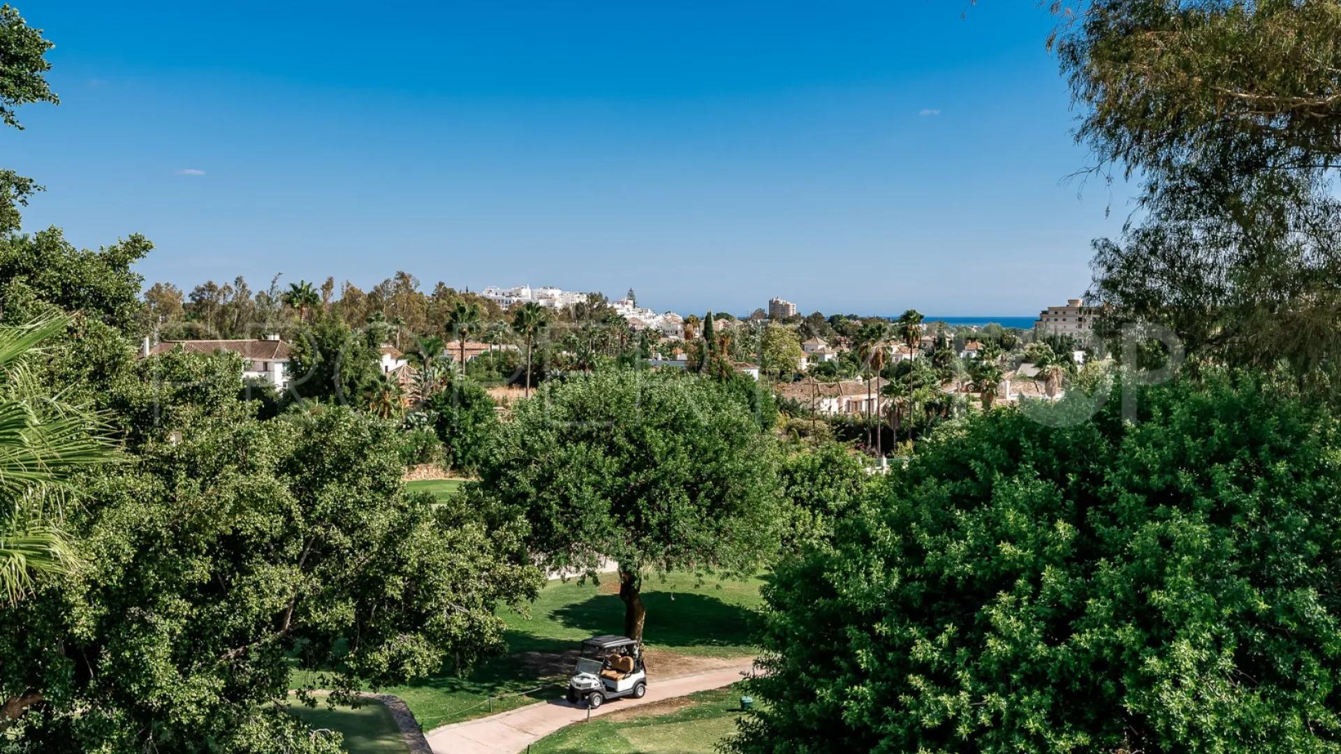 For sale Los Naranjos de Marbella villa with 5 bedrooms