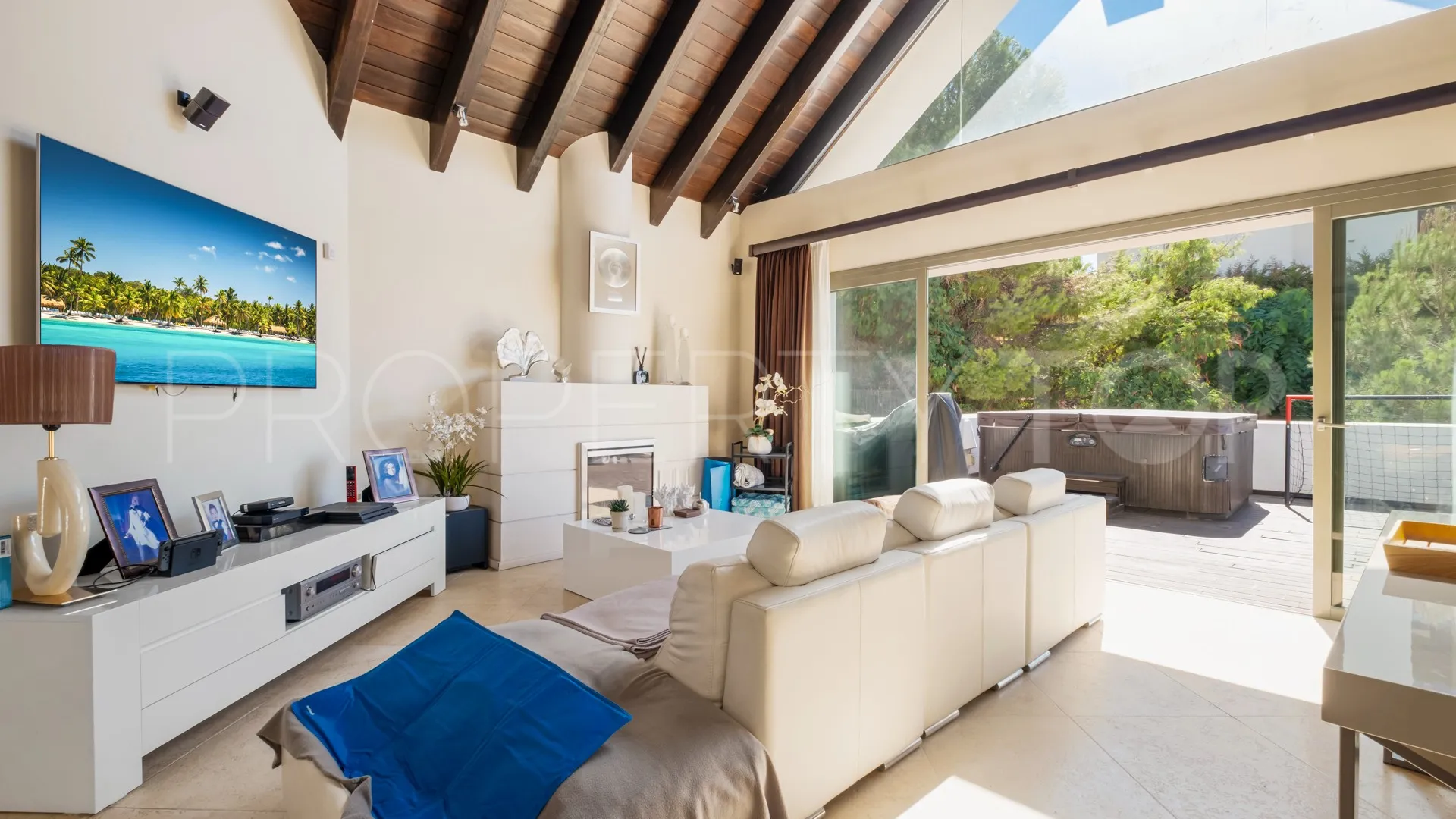 Buy 3 bedrooms duplex penthouse in Los Flamingos Golf