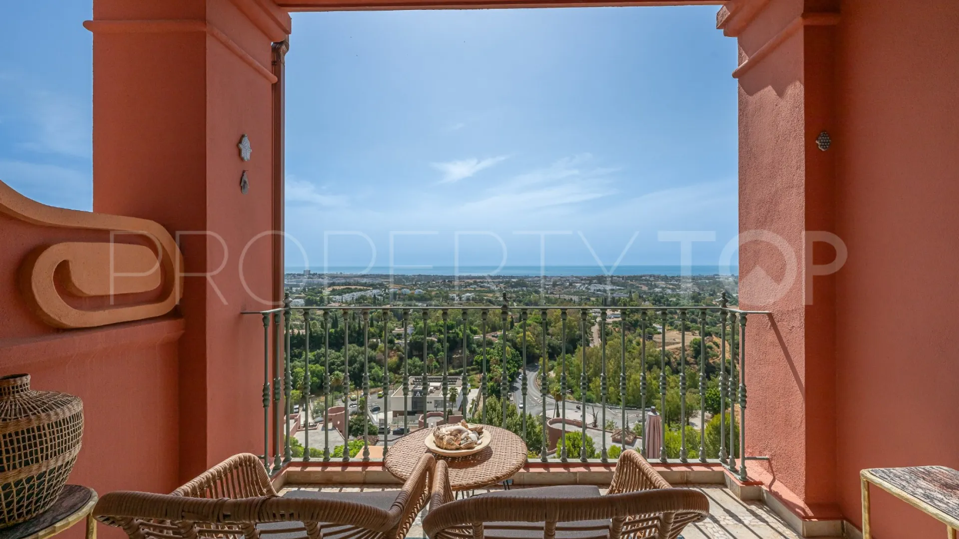 Duplex with 4 bedrooms for sale in Monte Halcones
