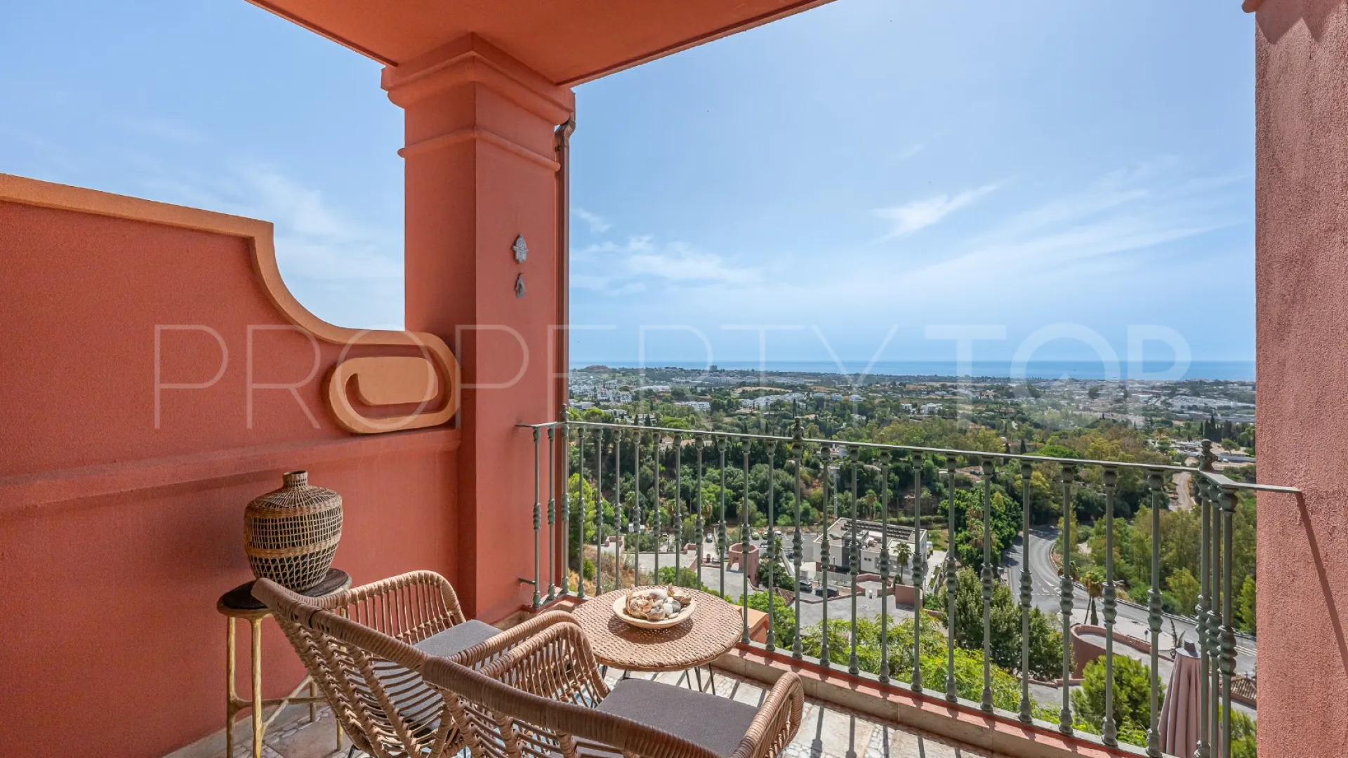 Duplex with 4 bedrooms for sale in Monte Halcones