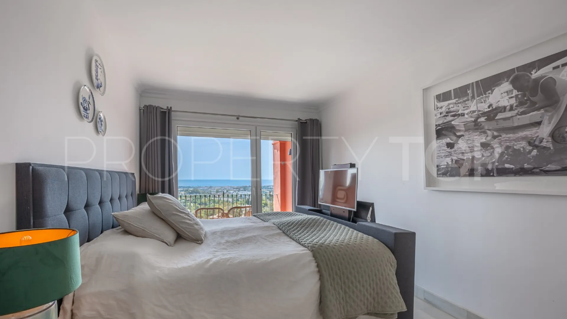 Duplex with 4 bedrooms for sale in Monte Halcones