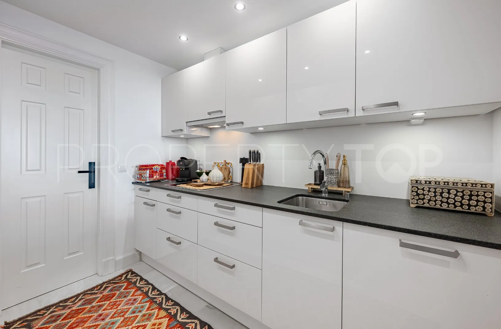 Duplex with 4 bedrooms for sale in Monte Halcones