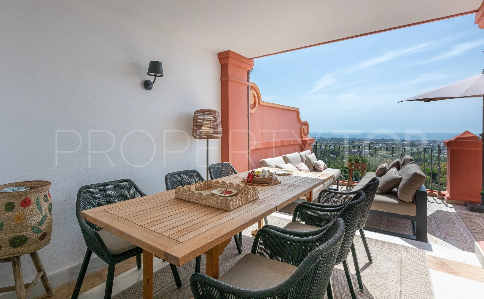Duplex with 4 bedrooms for sale in Monte Halcones