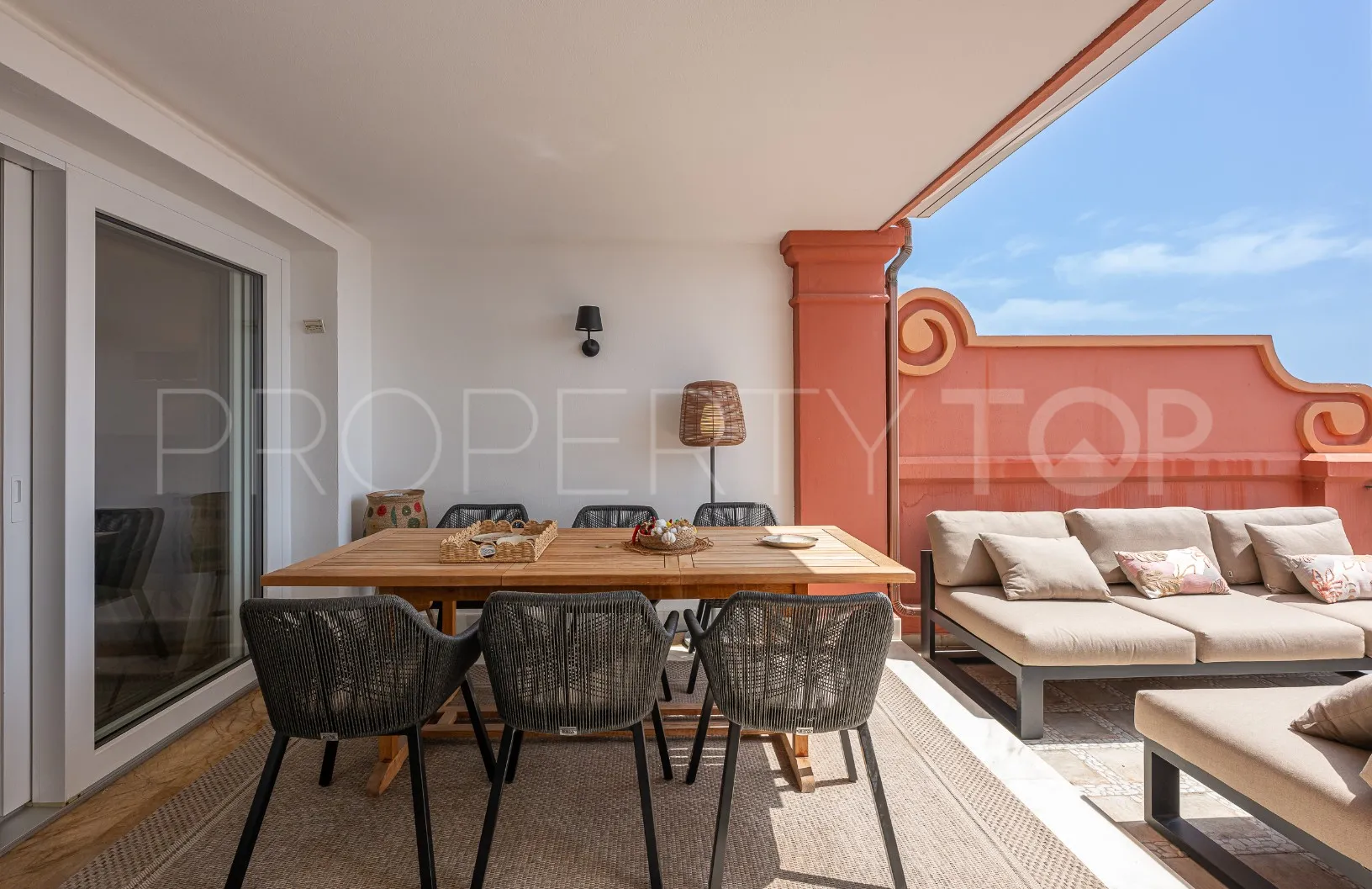 Duplex with 4 bedrooms for sale in Monte Halcones