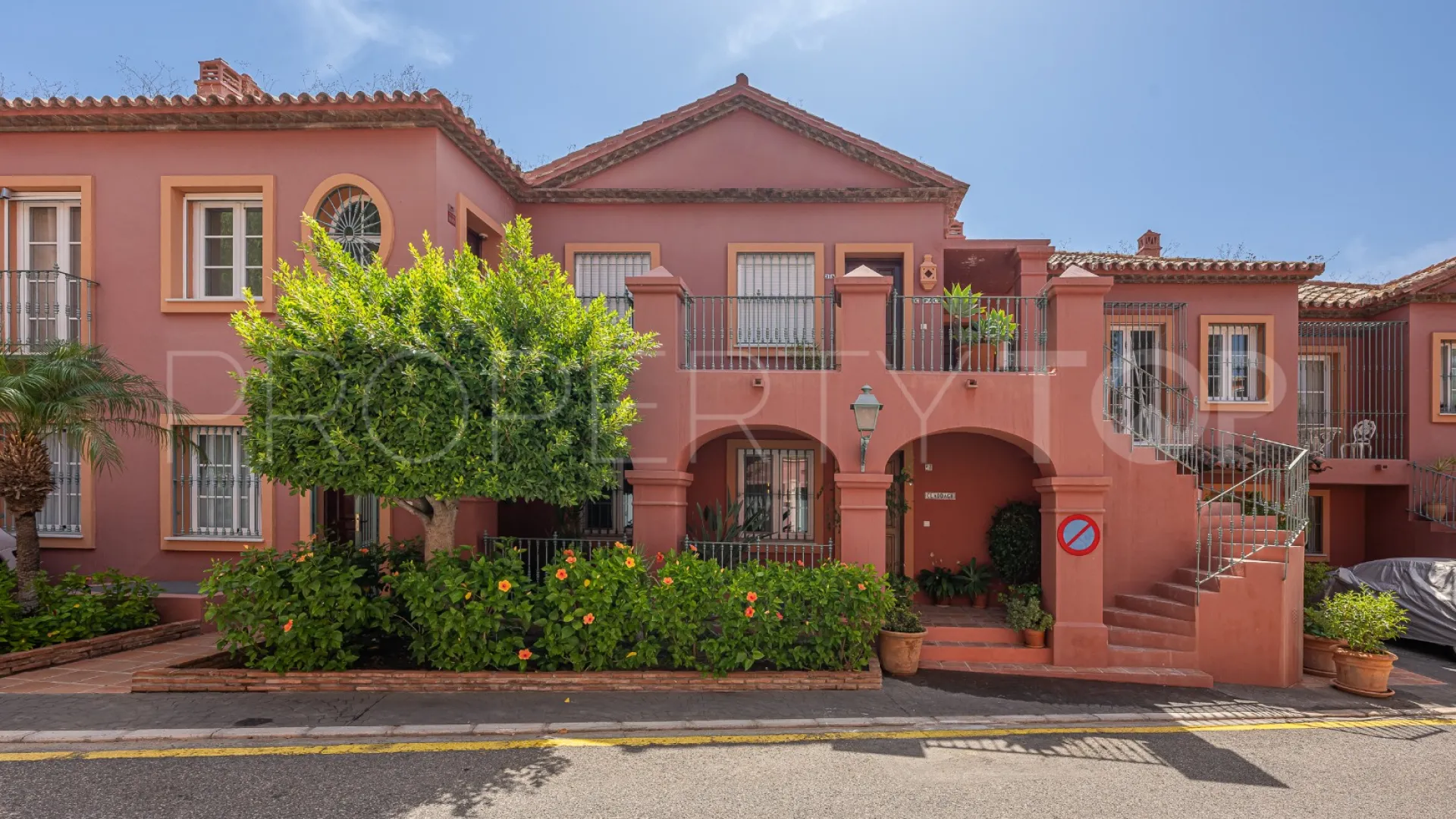 Duplex with 4 bedrooms for sale in Monte Halcones