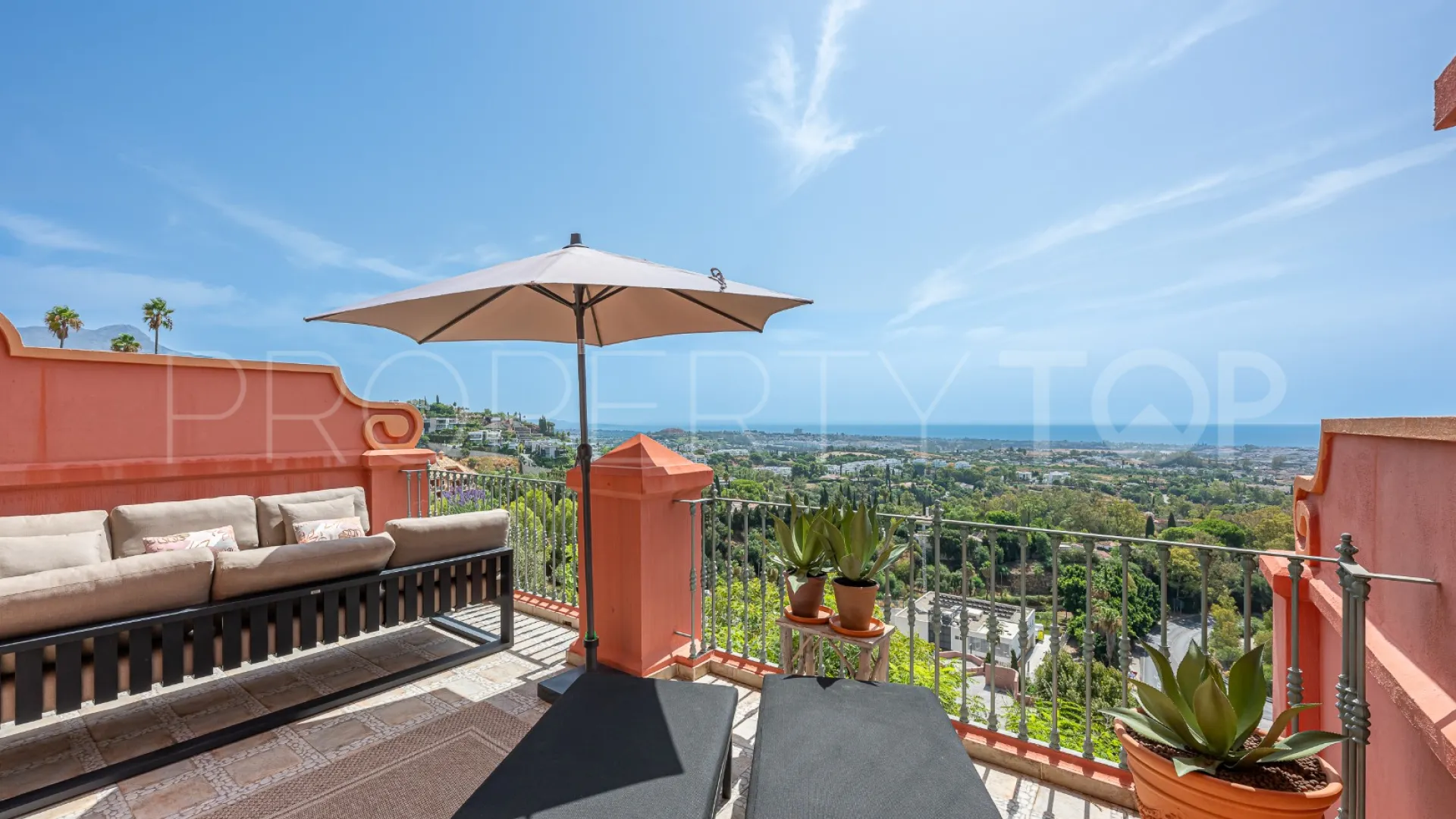Duplex with 4 bedrooms for sale in Monte Halcones