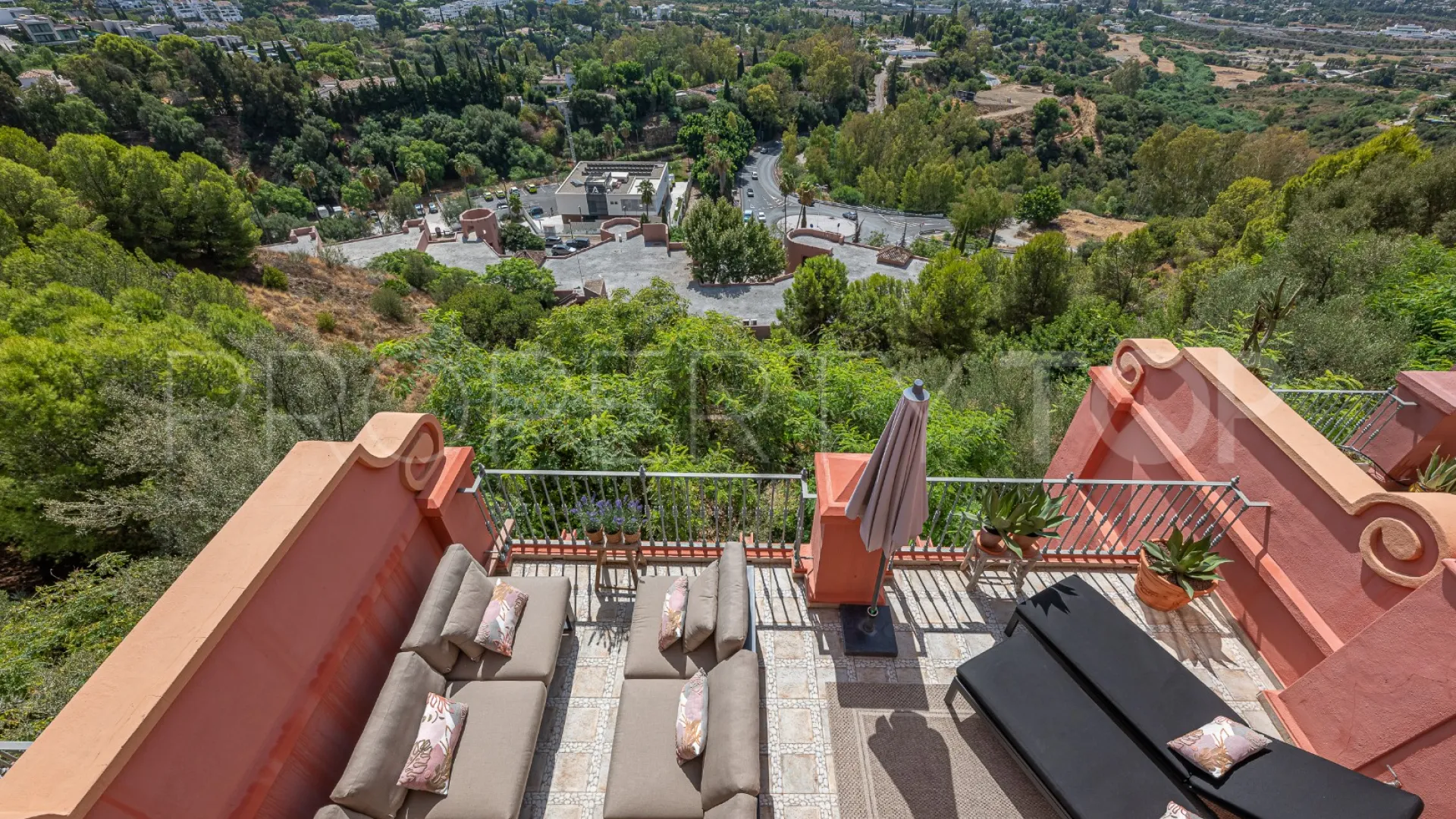 Duplex with 4 bedrooms for sale in Monte Halcones