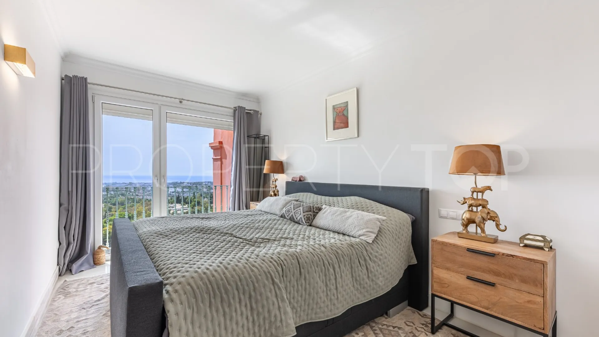 Duplex with 4 bedrooms for sale in Monte Halcones