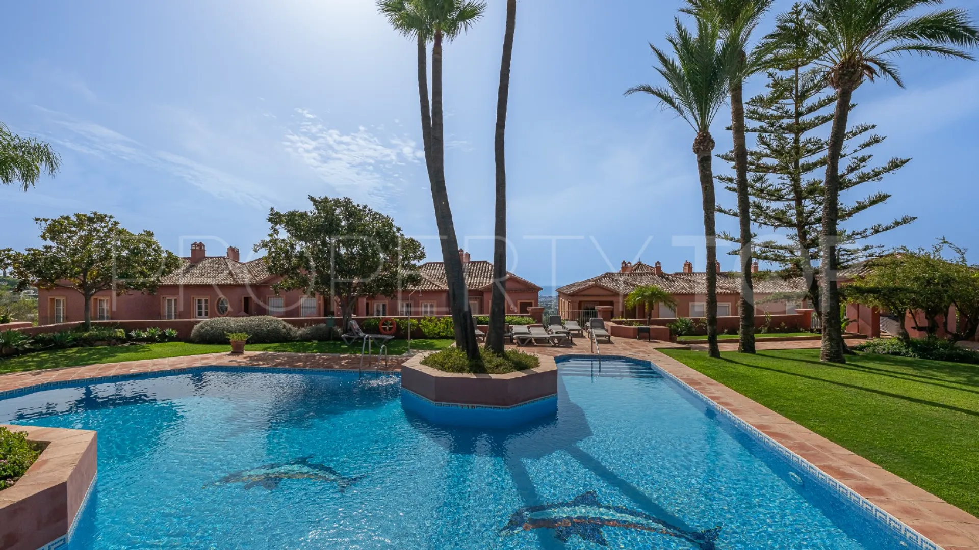 Duplex with 4 bedrooms for sale in Monte Halcones