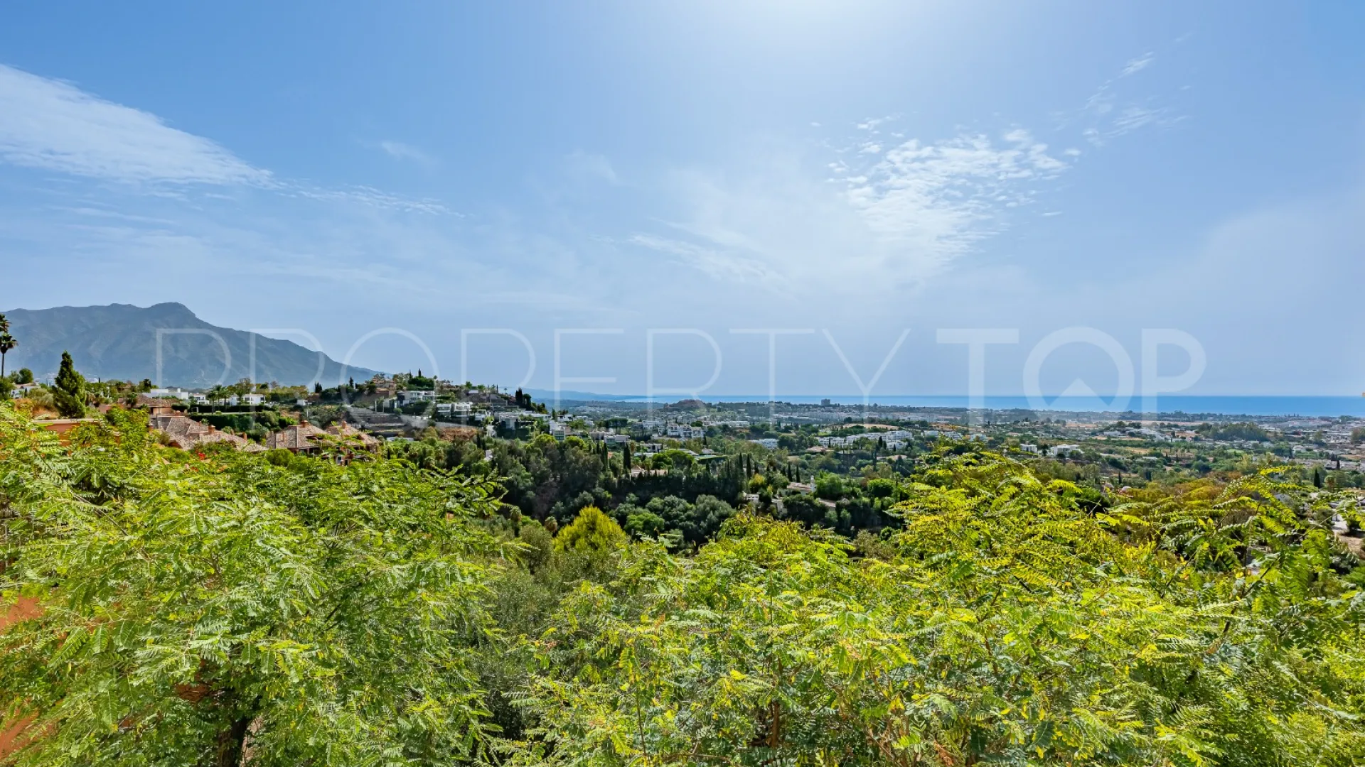 Duplex with 4 bedrooms for sale in Monte Halcones