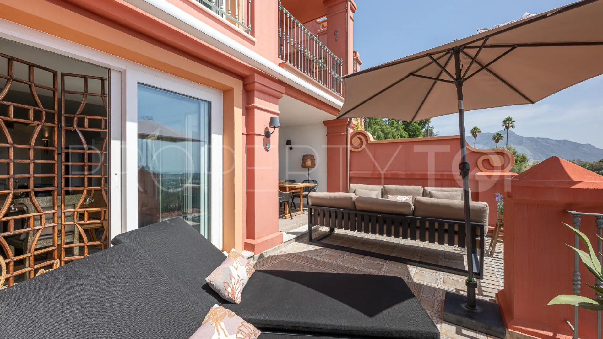 Duplex with 4 bedrooms for sale in Monte Halcones