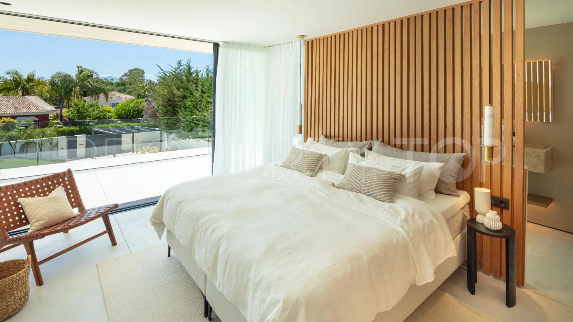 Villa a la venta de 4 dormitorios en Nueva Andalucia