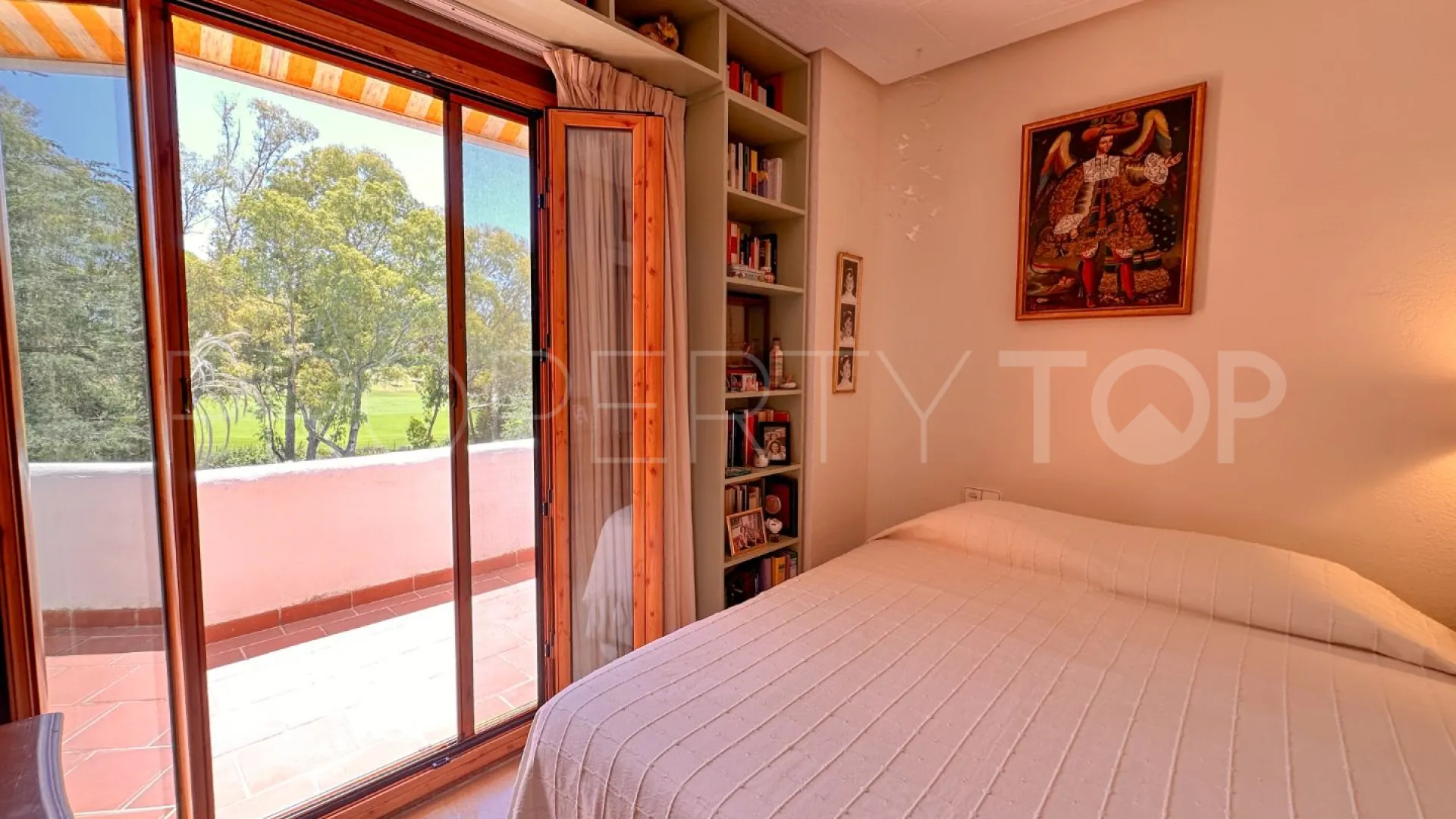 Le Village 1 bedroom apartment for sale