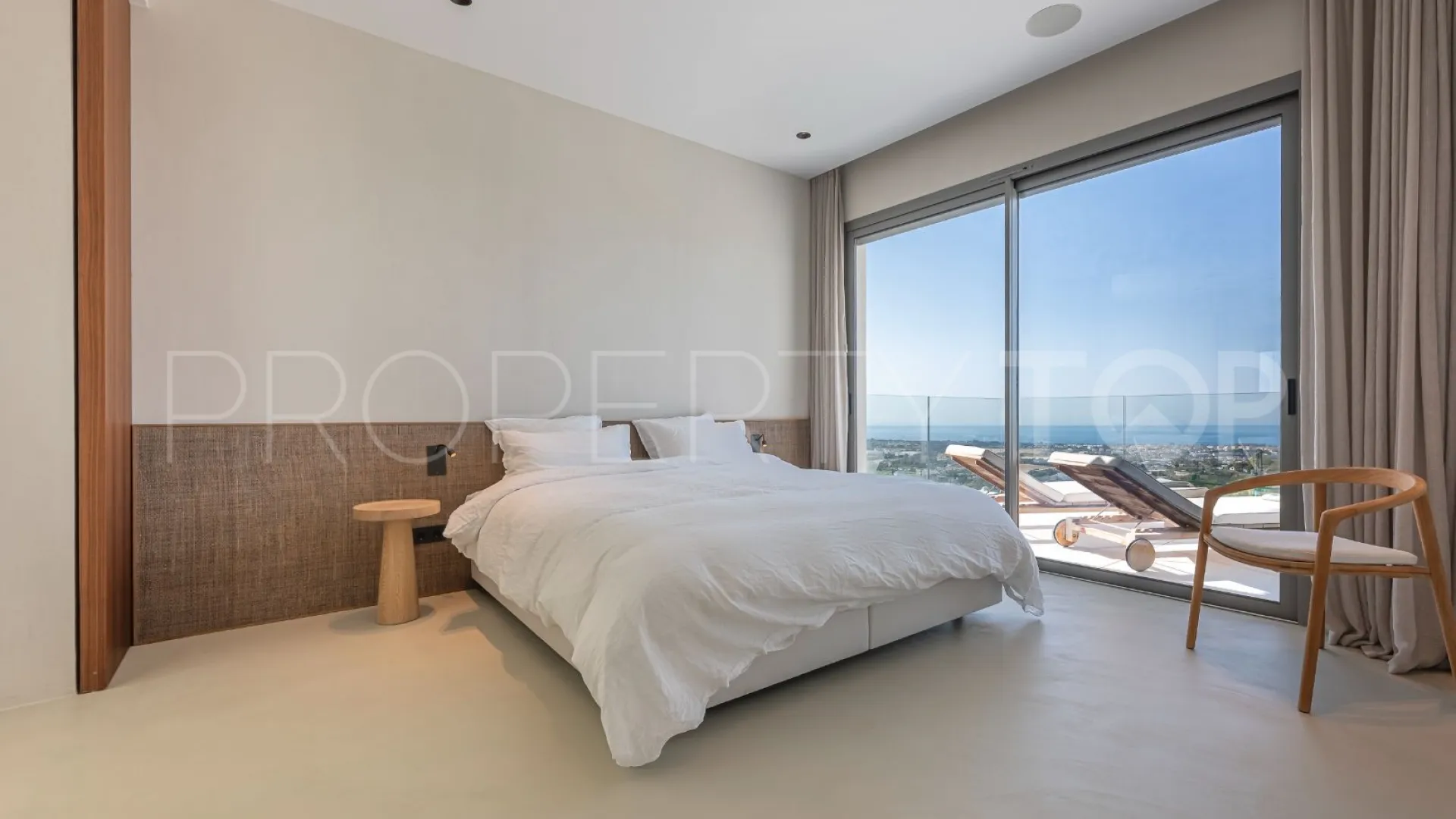 Byu Hills 3 bedrooms apartment for sale