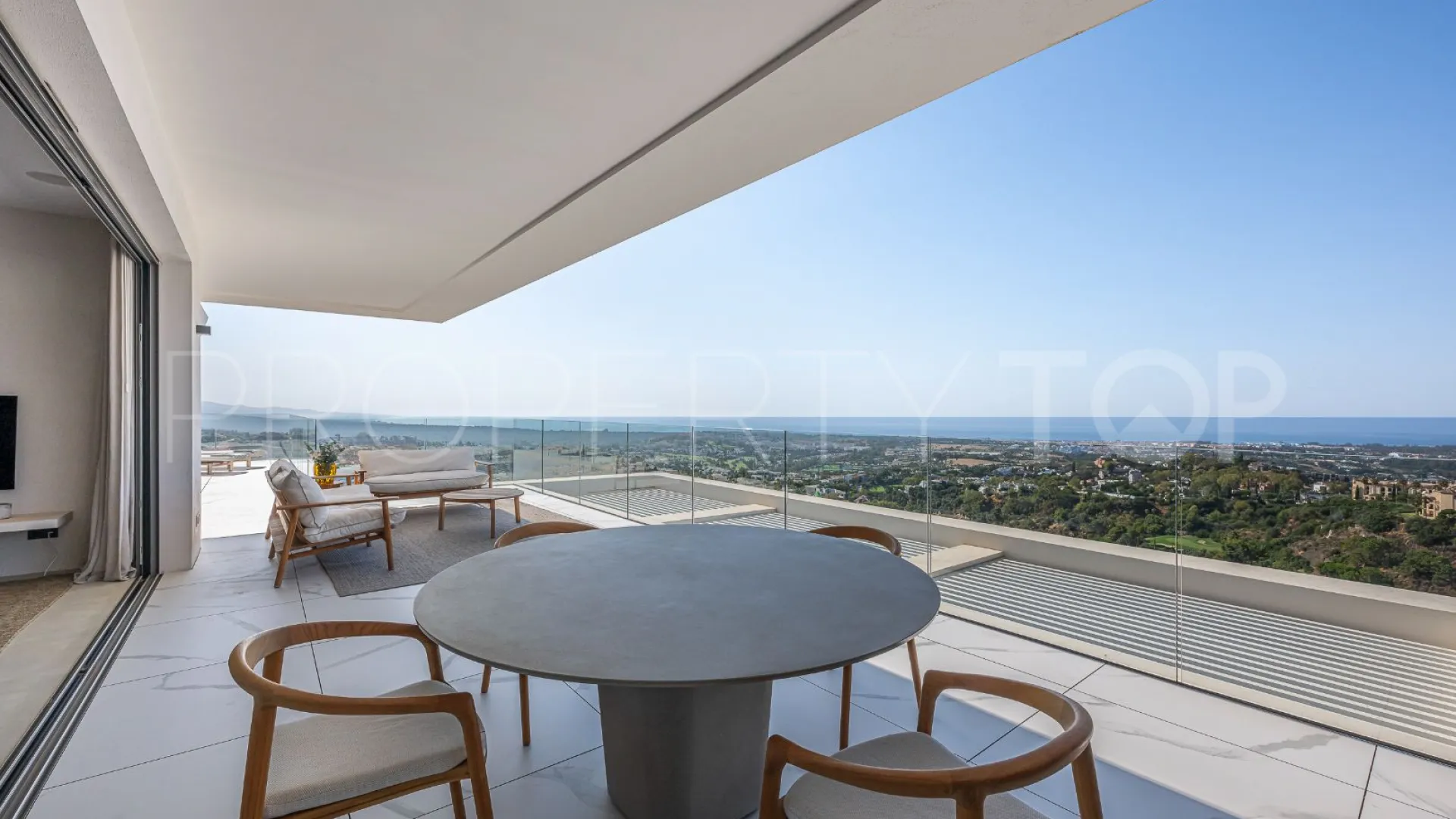 Byu Hills 3 bedrooms apartment for sale