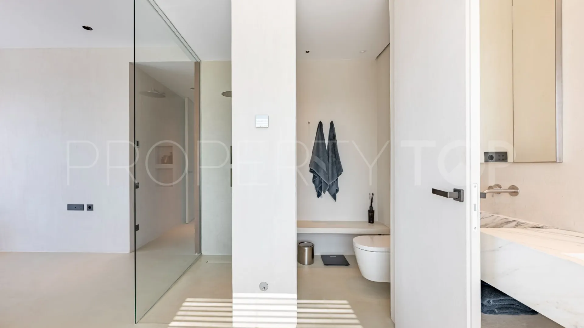 Byu Hills 3 bedrooms apartment for sale