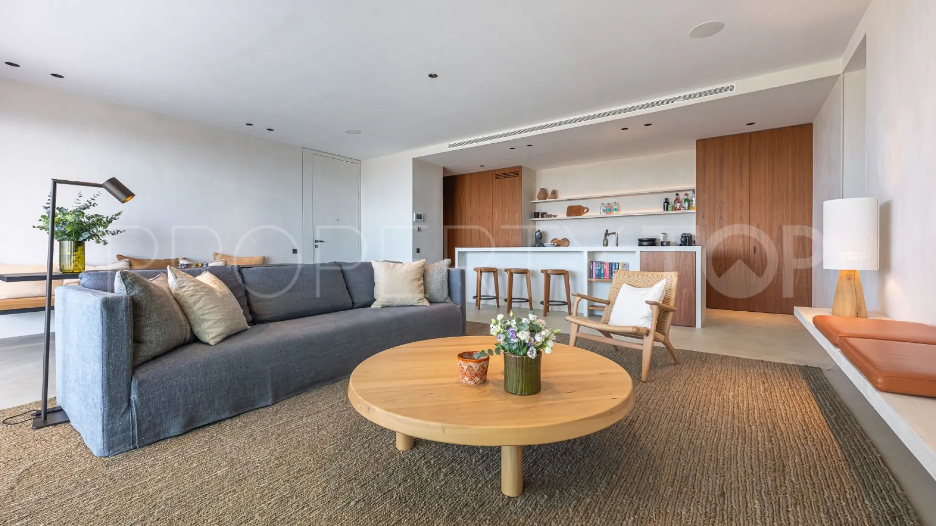 Byu Hills 3 bedrooms apartment for sale