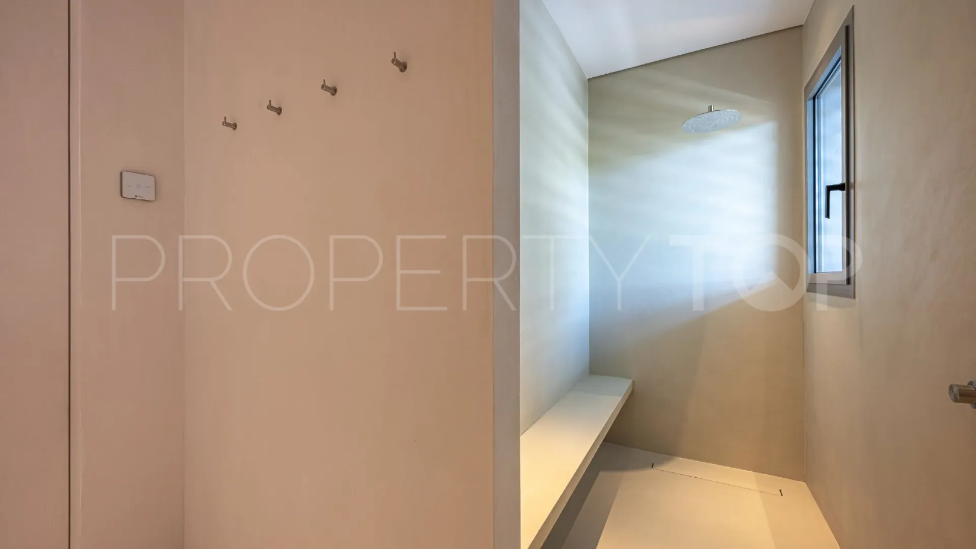 Byu Hills 3 bedrooms apartment for sale