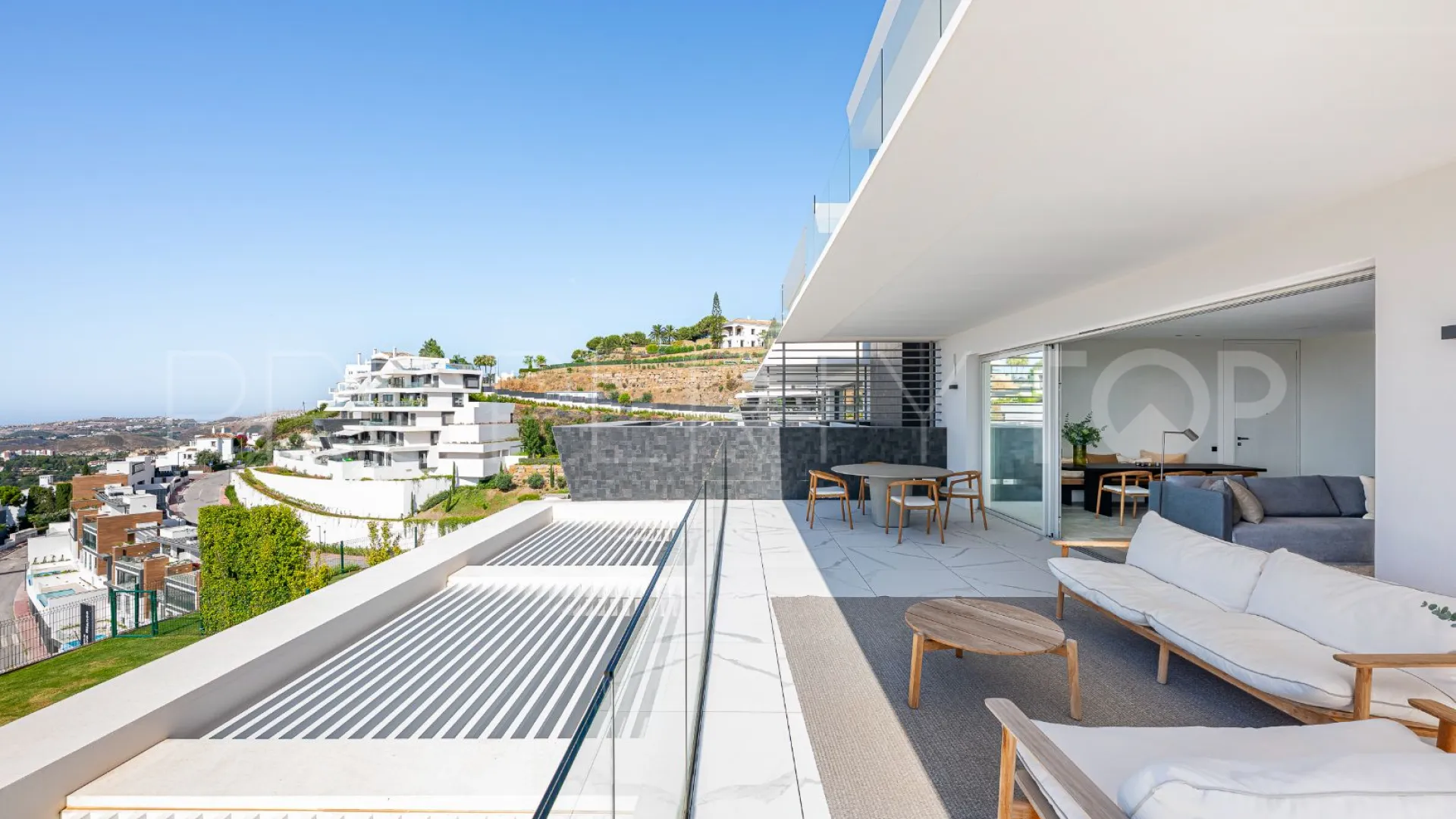 Byu Hills 3 bedrooms apartment for sale