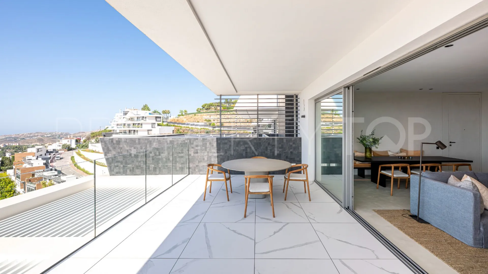 Byu Hills 3 bedrooms apartment for sale