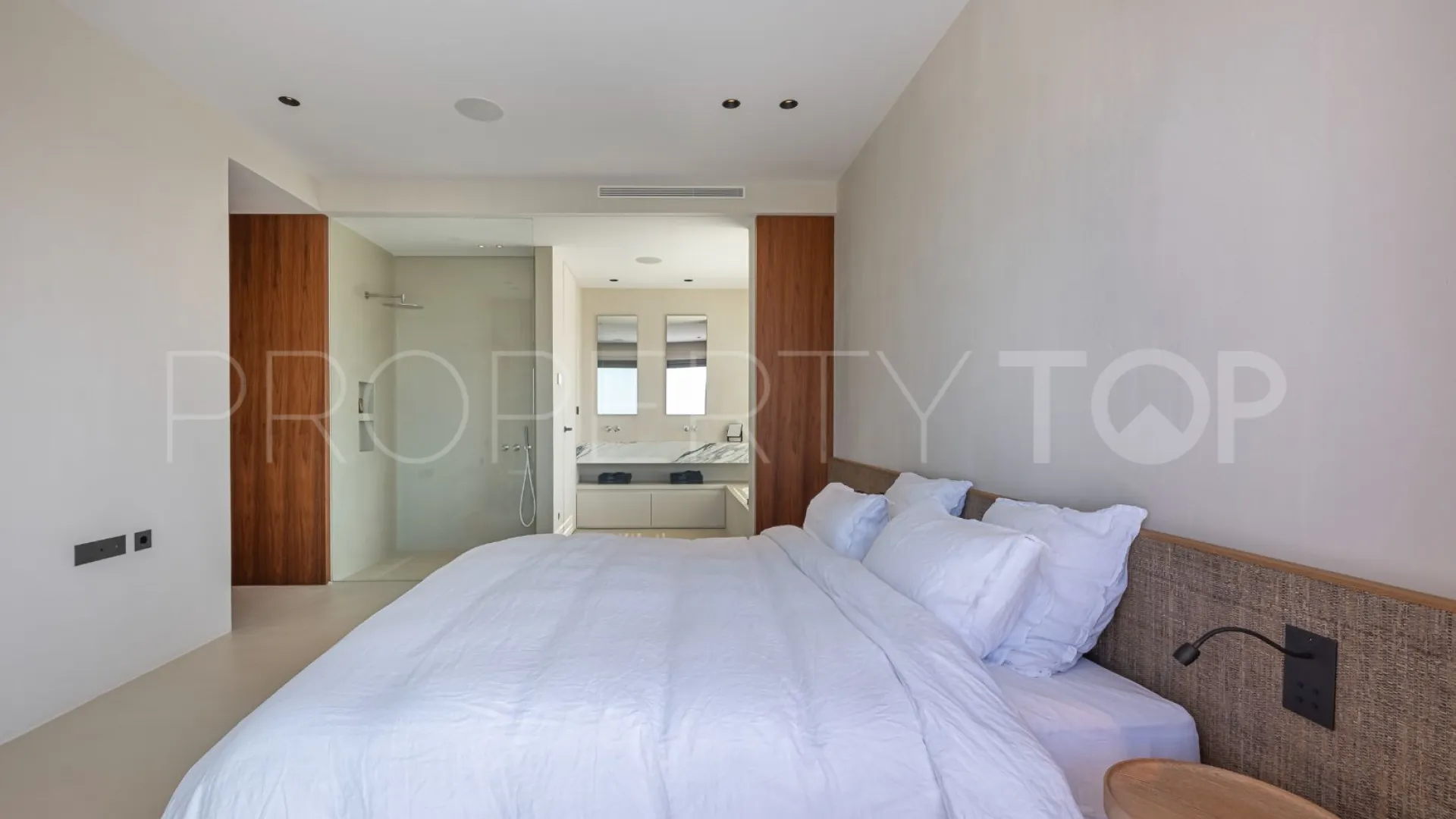 Byu Hills 3 bedrooms apartment for sale