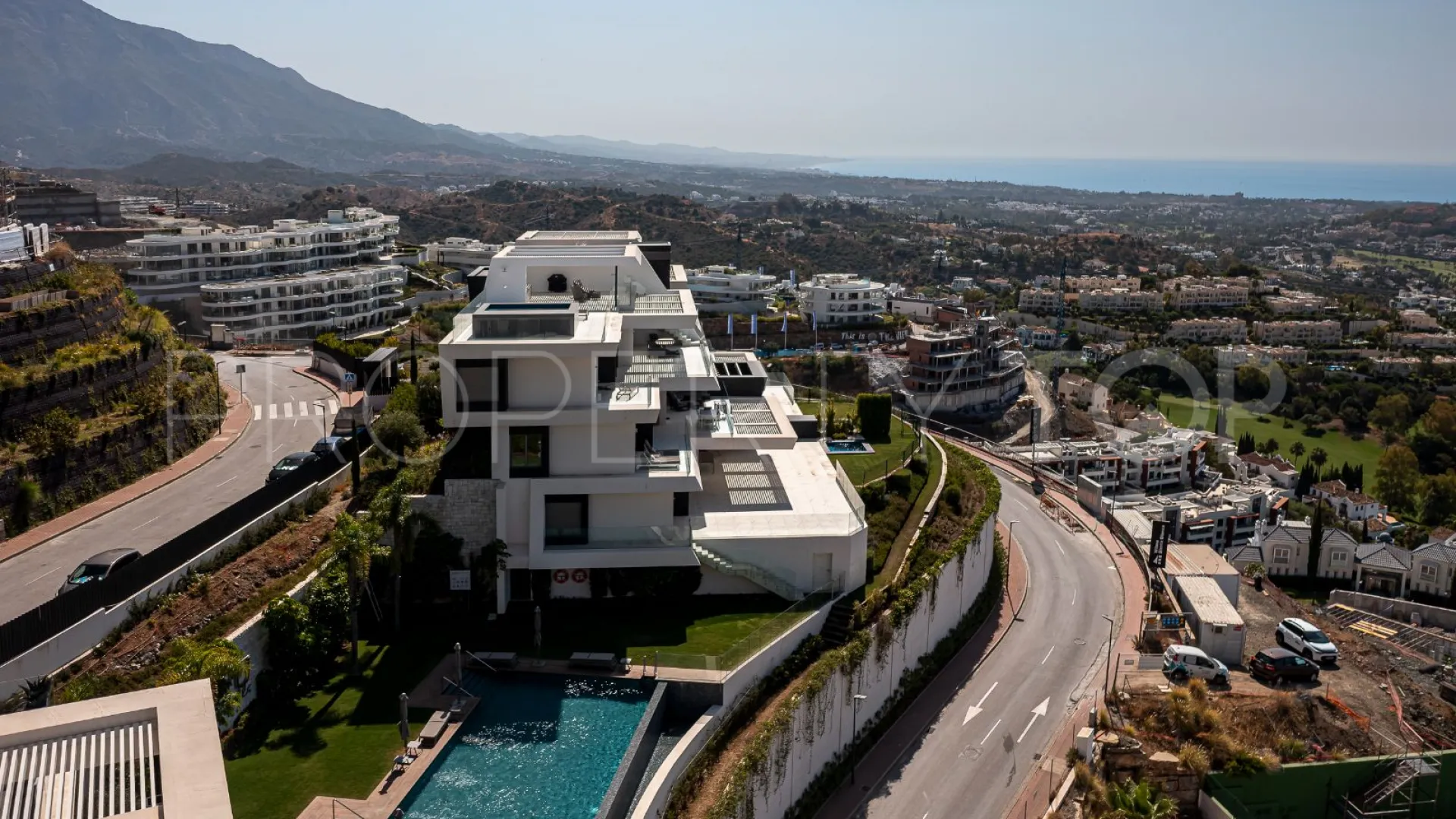 Byu Hills 3 bedrooms apartment for sale