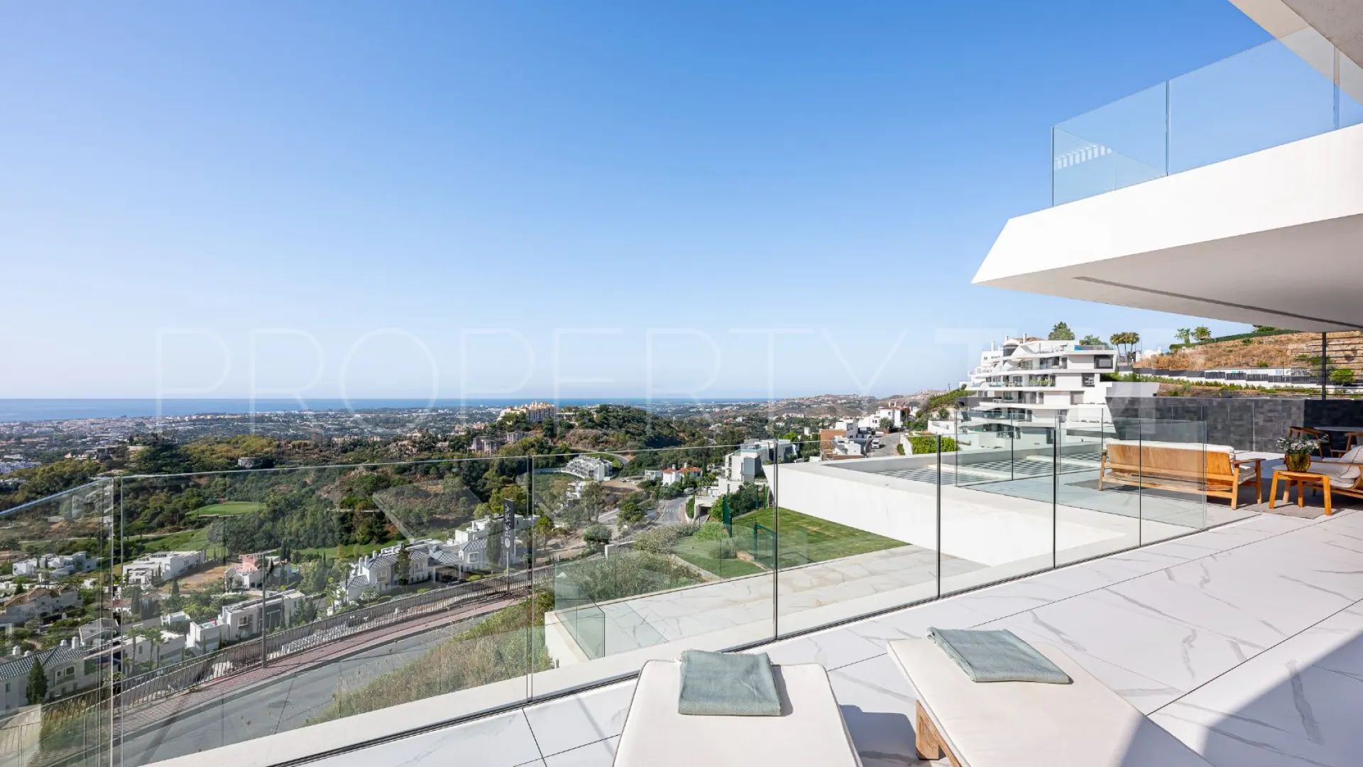 Byu Hills 3 bedrooms apartment for sale