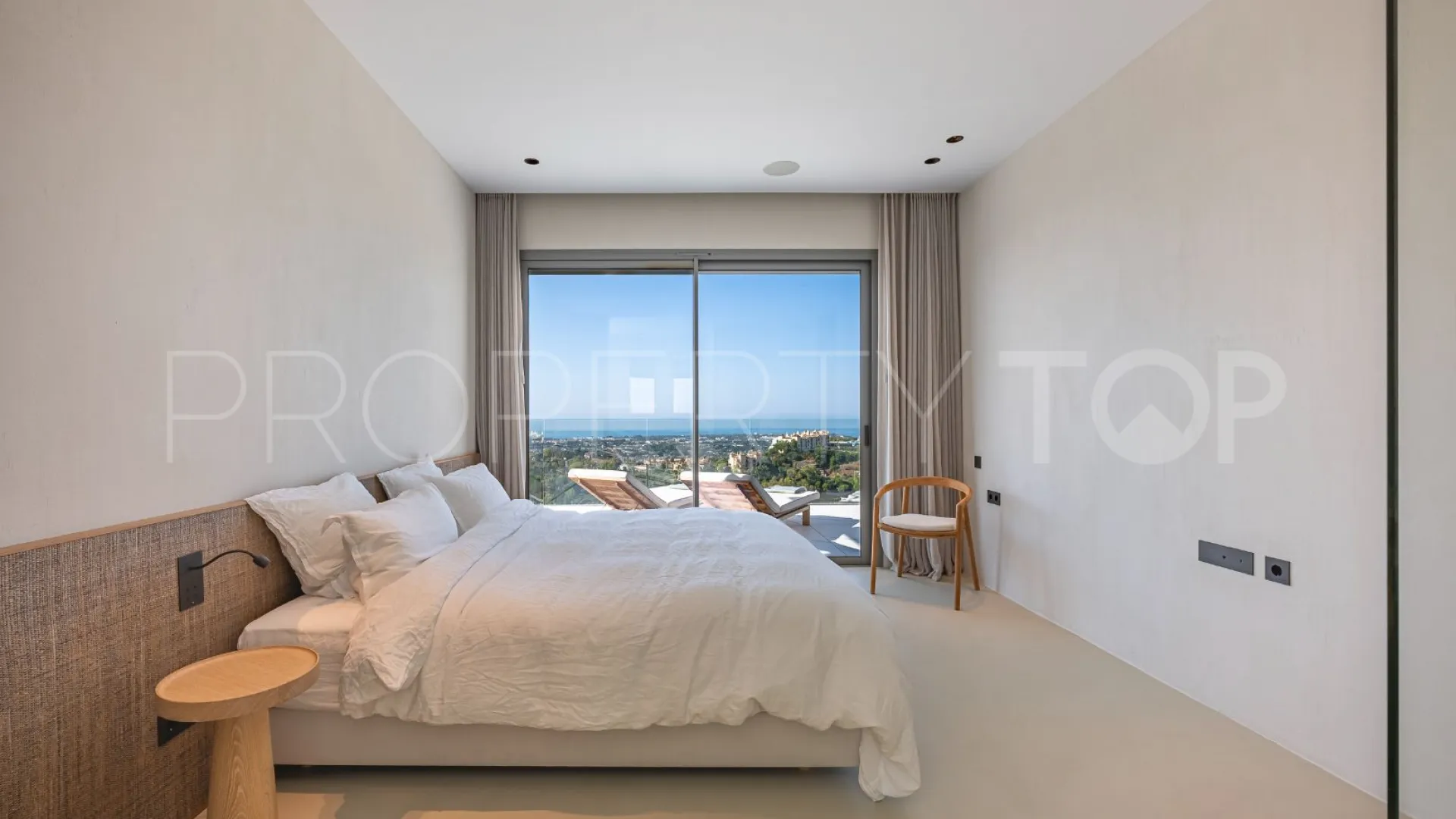 Byu Hills 3 bedrooms apartment for sale