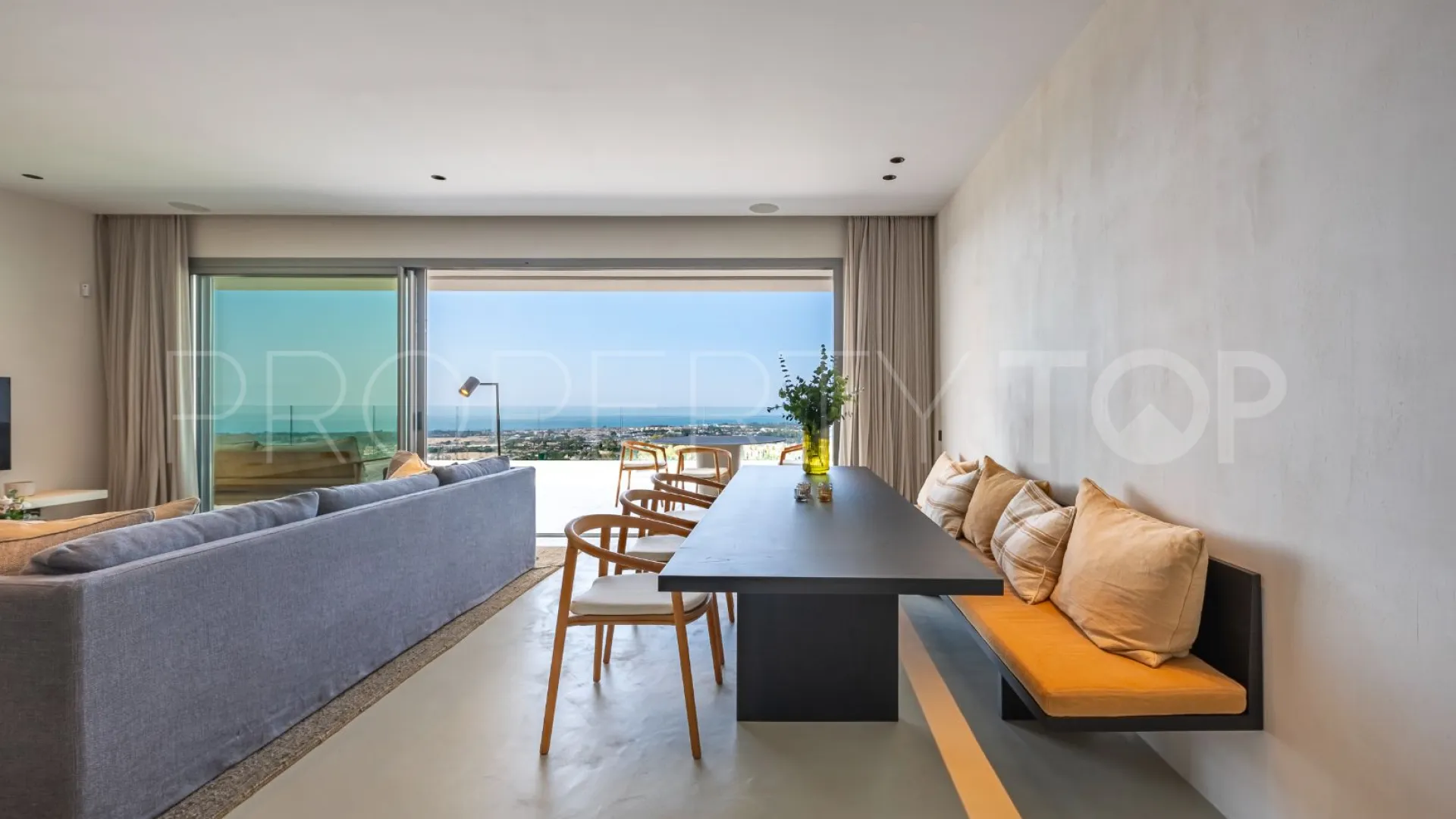 Byu Hills 3 bedrooms apartment for sale