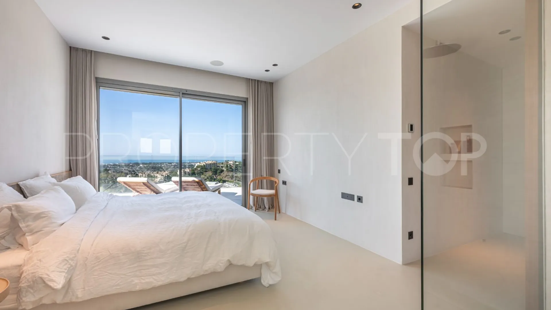 Byu Hills 3 bedrooms apartment for sale
