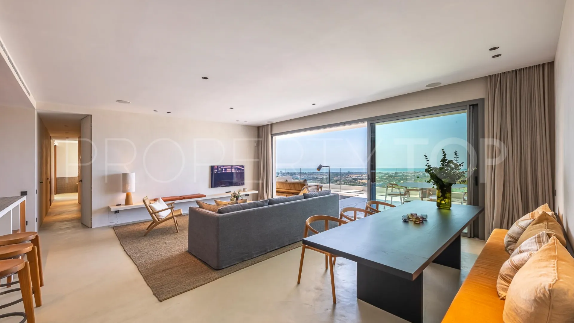 Byu Hills 3 bedrooms apartment for sale