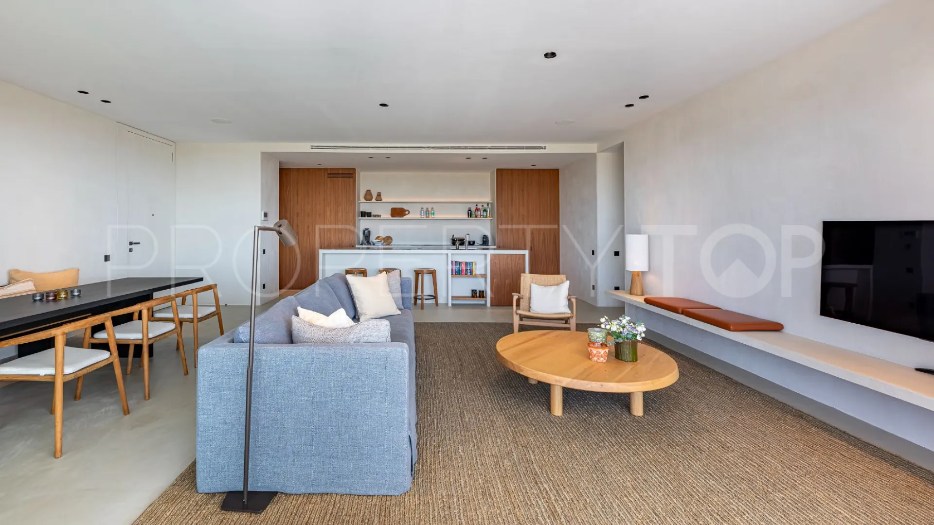 Byu Hills 3 bedrooms apartment for sale