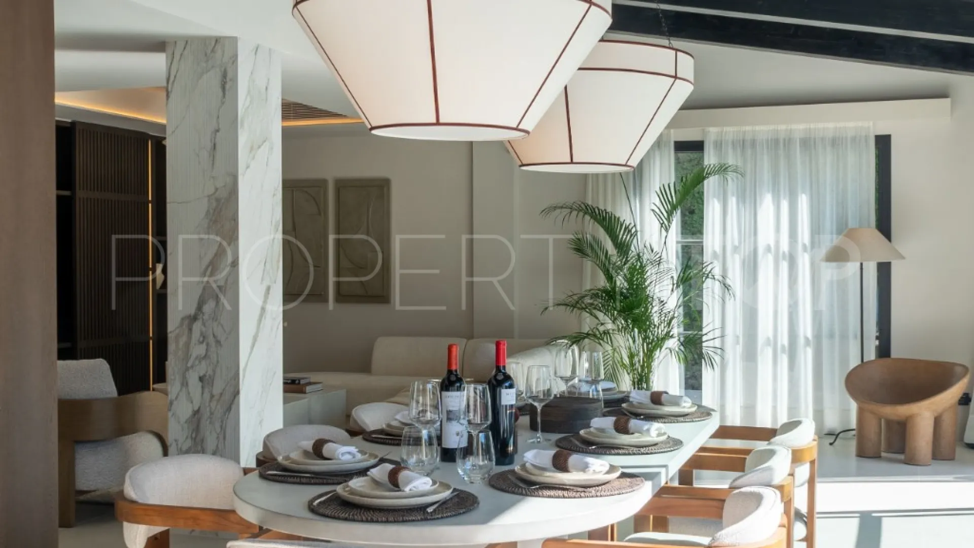 Villa for sale in Nueva Andalucia with 5 bedrooms