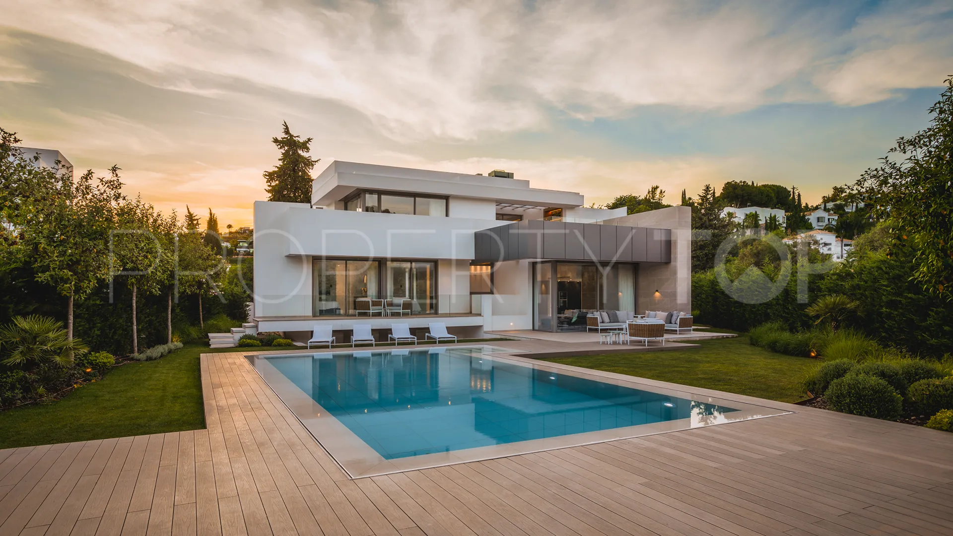 Villa en venta en Marbella Ciudad con 5 dormitorios
