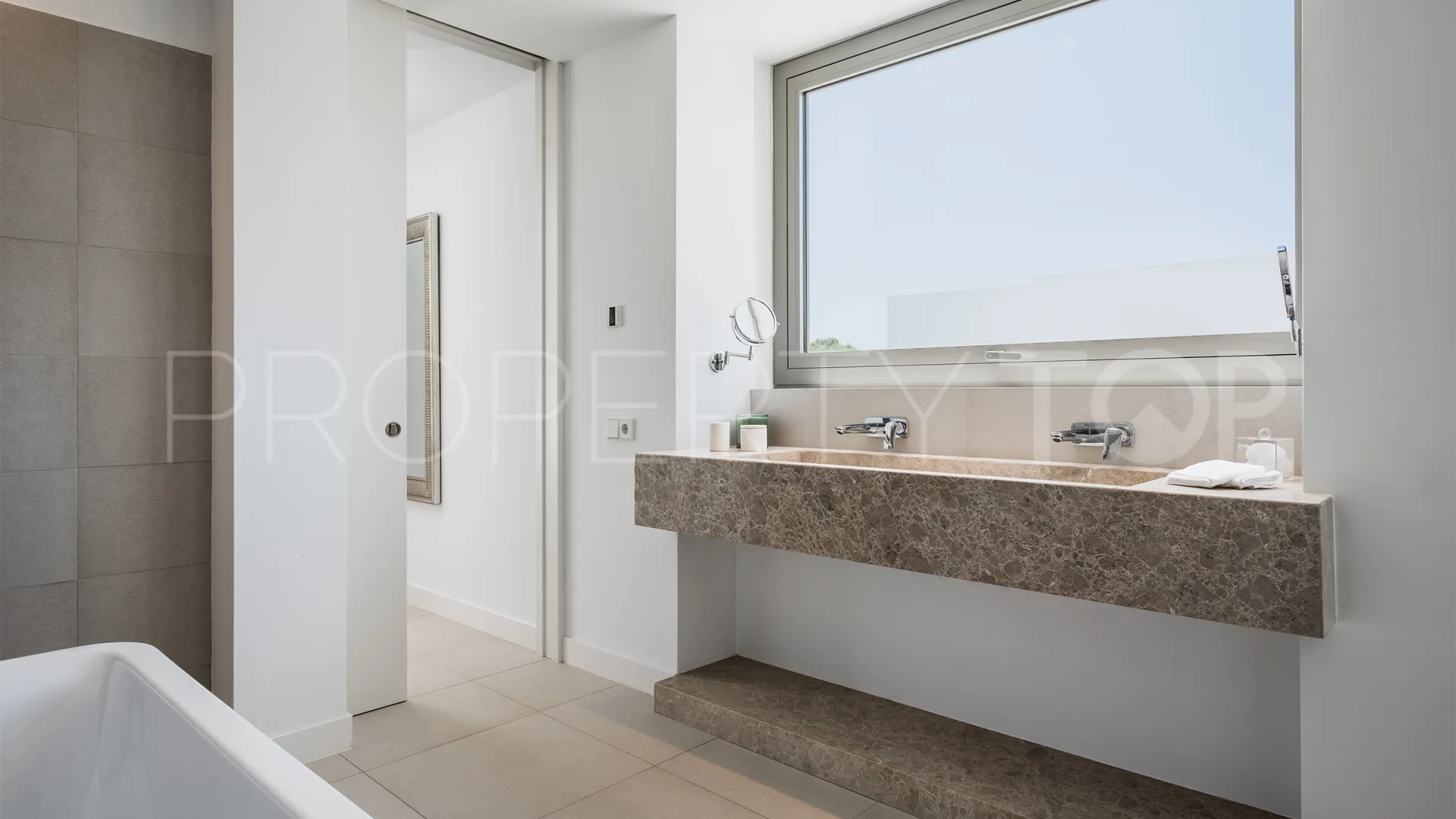 Villa en venta en Marbella Ciudad con 5 dormitorios