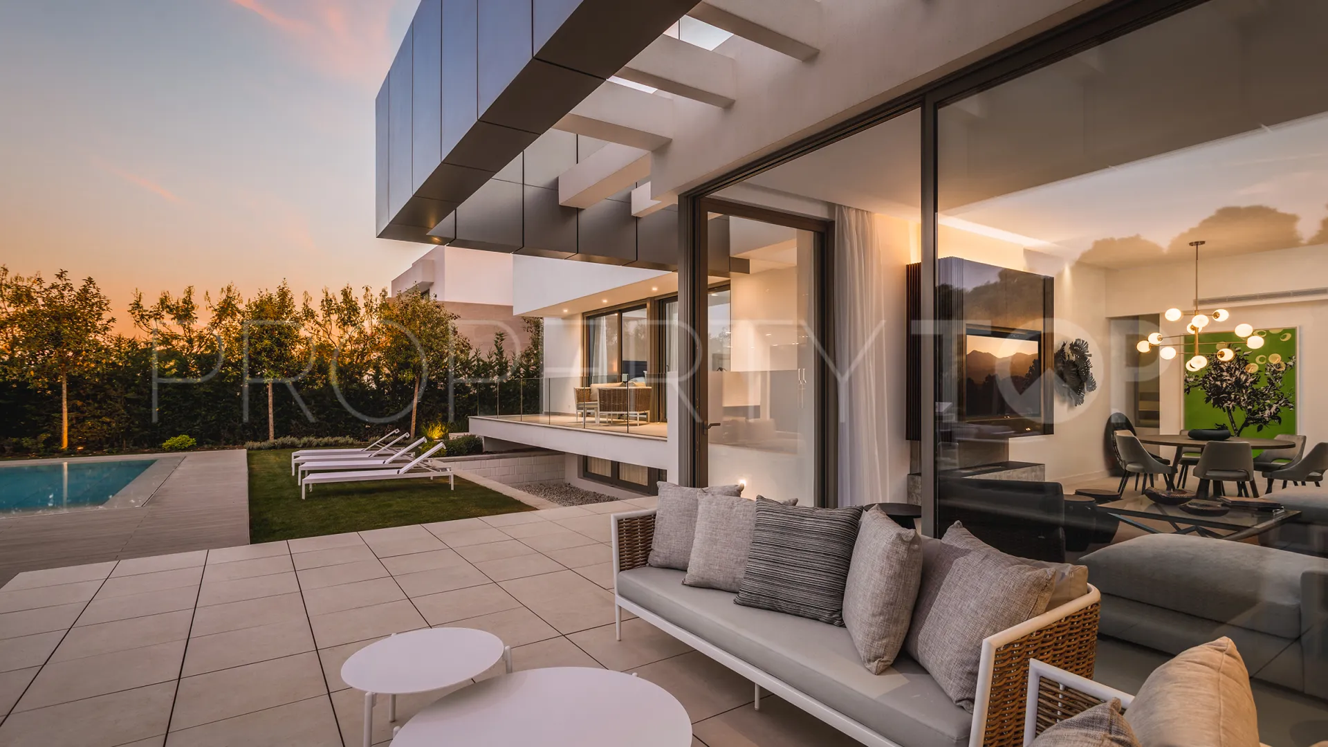 Villa en venta en Marbella Ciudad con 5 dormitorios