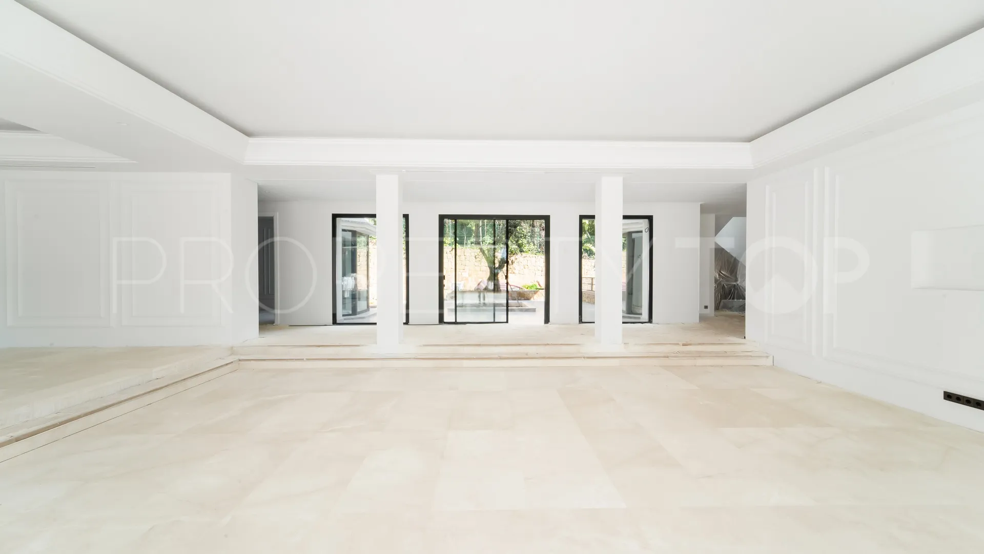 6 bedrooms villa in Sierra Blanca for sale