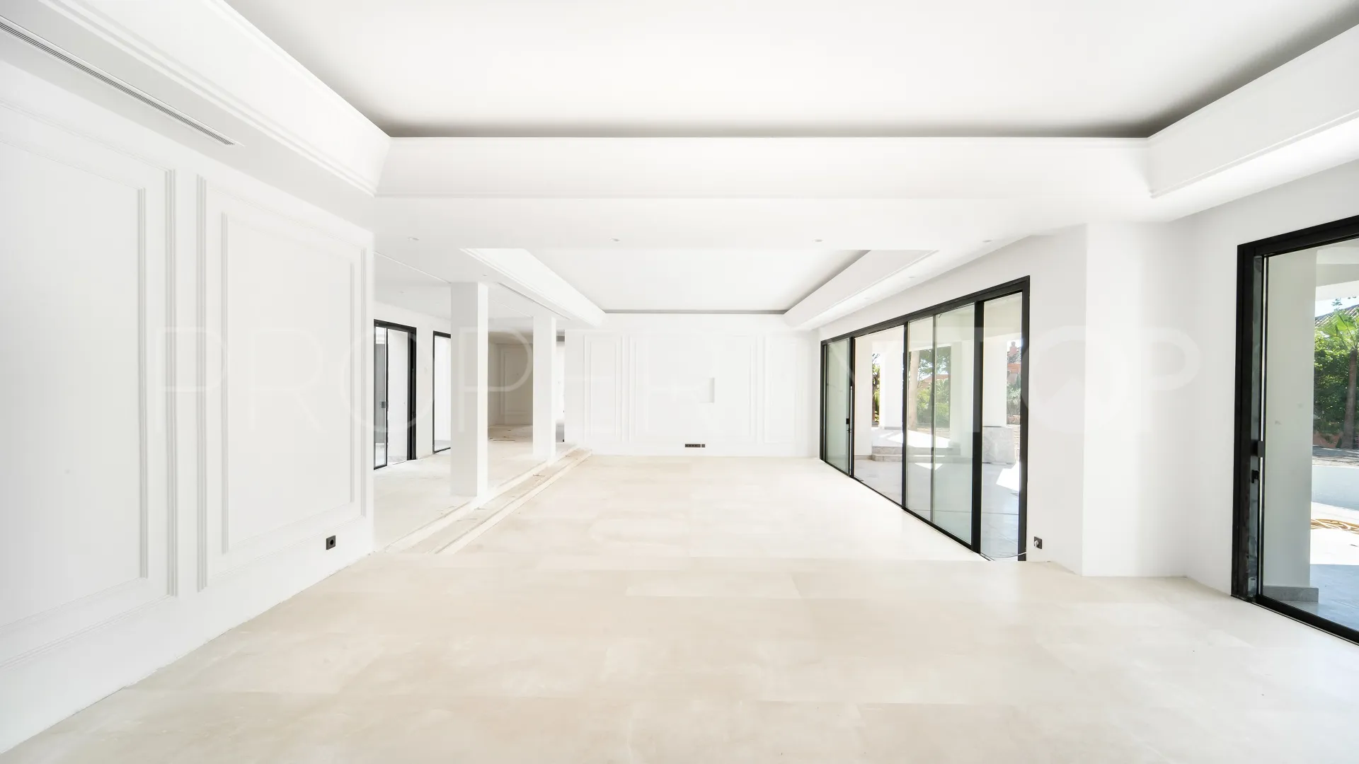 6 bedrooms villa in Sierra Blanca for sale
