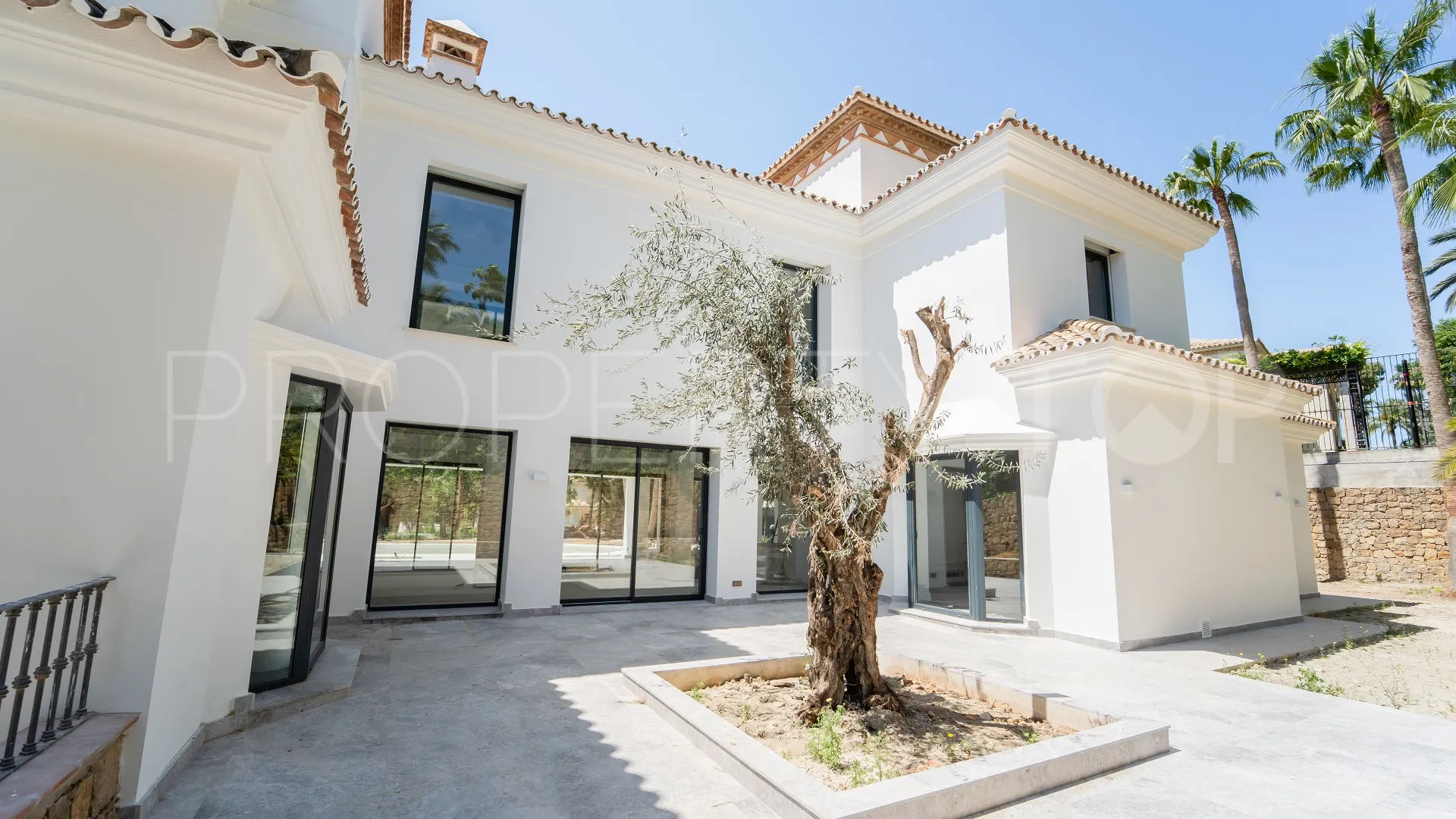 6 bedrooms villa in Sierra Blanca for sale